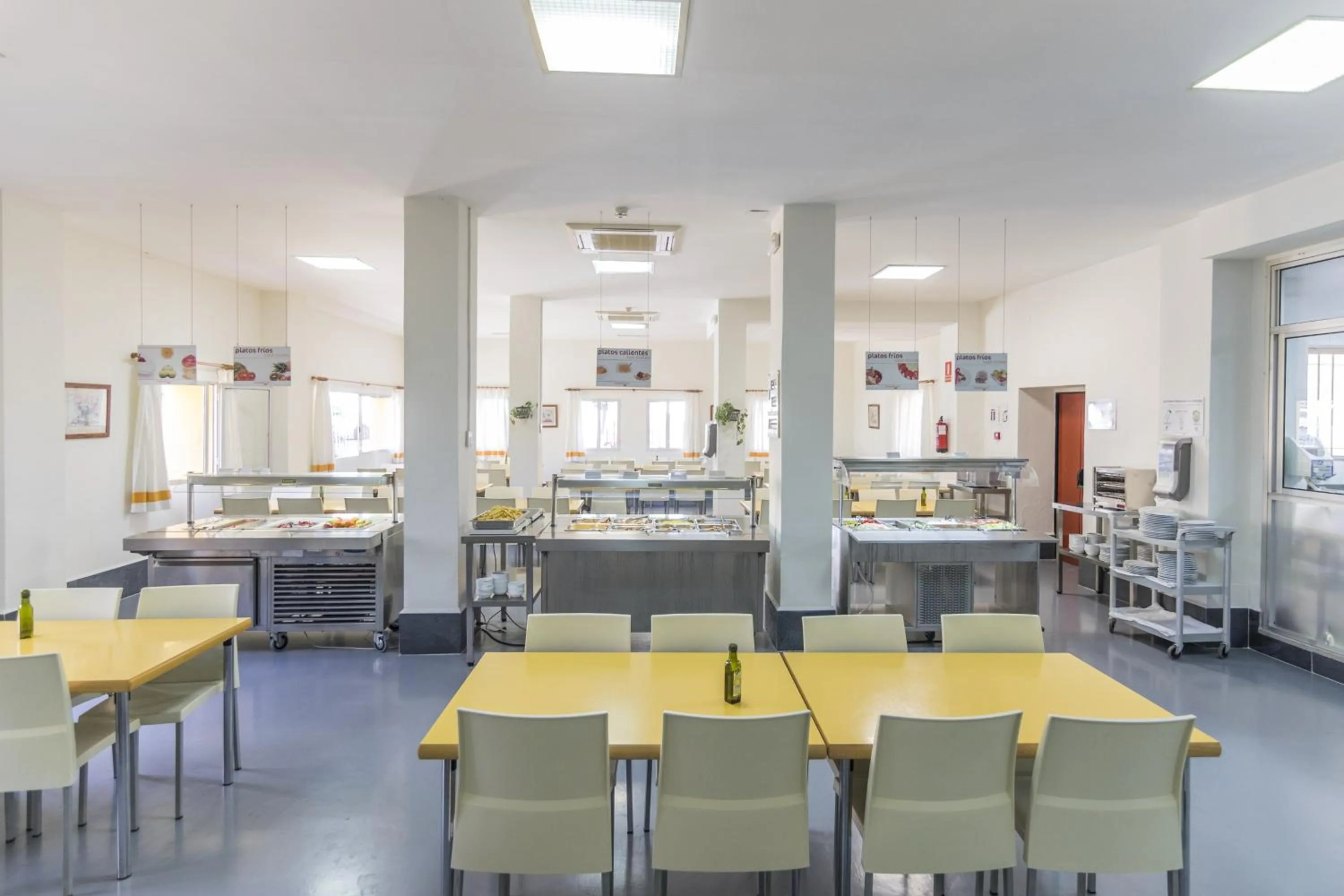 Restaurant/places to eat in Albergue Inturjoven Marbella