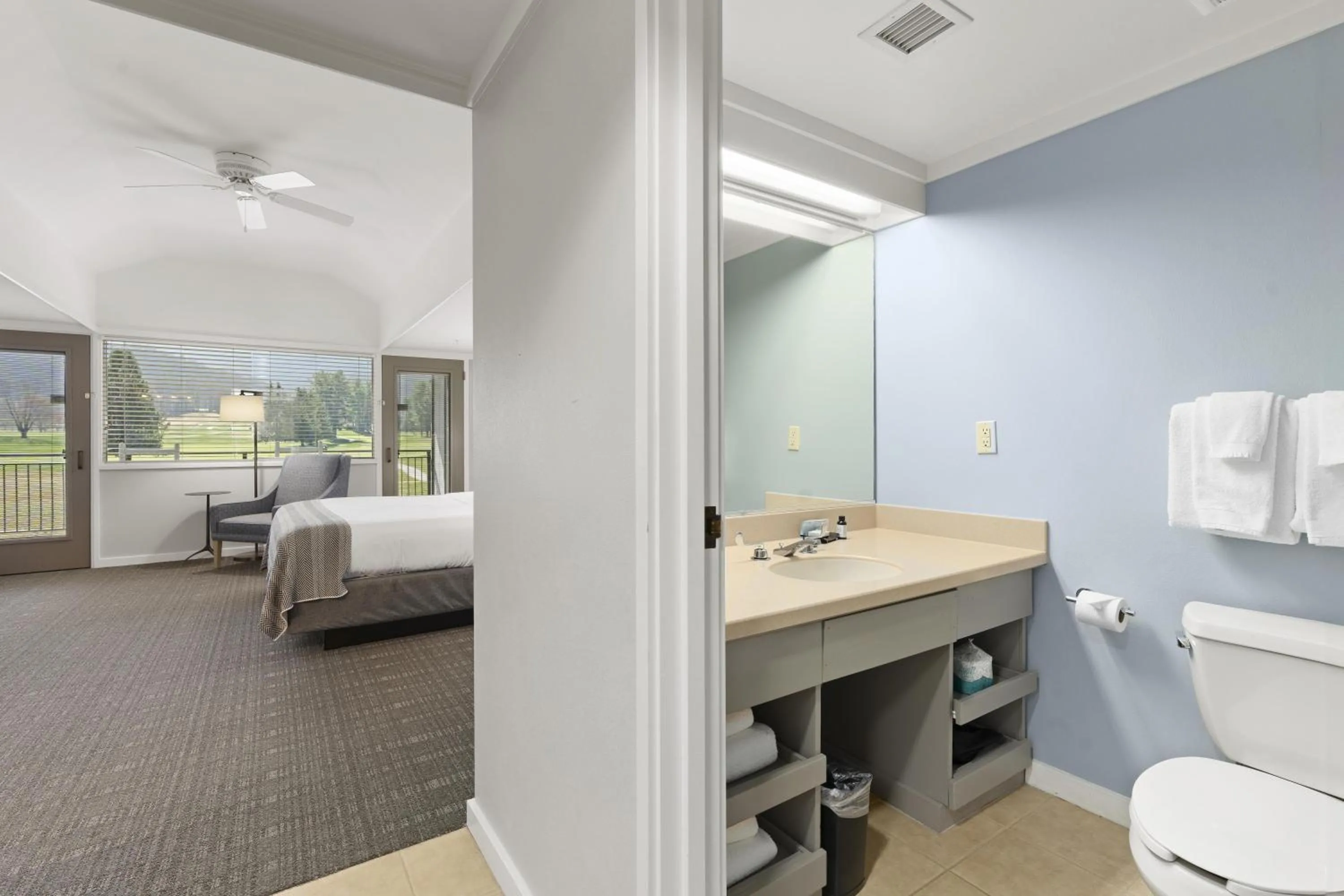 View (from property/room), Bed in Waynesville Inn and Golf Club, Tapestry Collection by Hilton