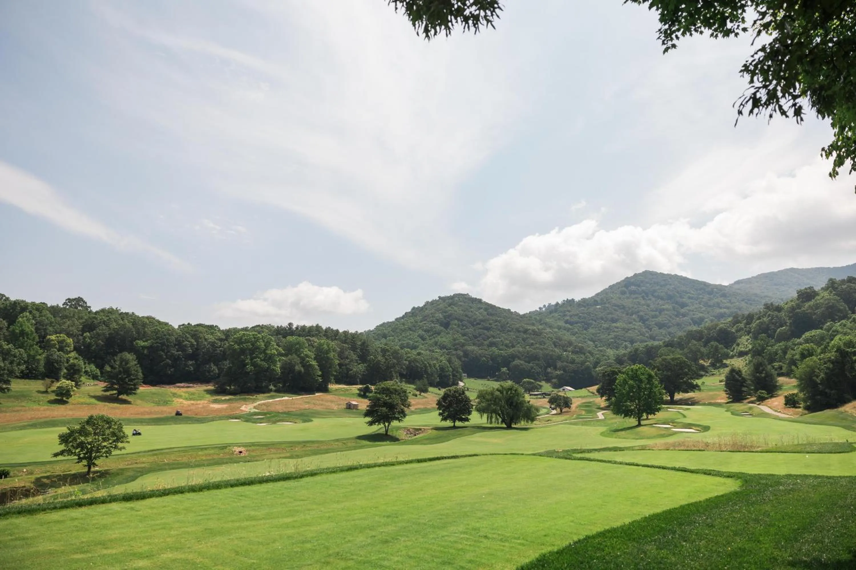 Golfcourse in Waynesville Inn and Golf Club, Tapestry Collection by Hilton