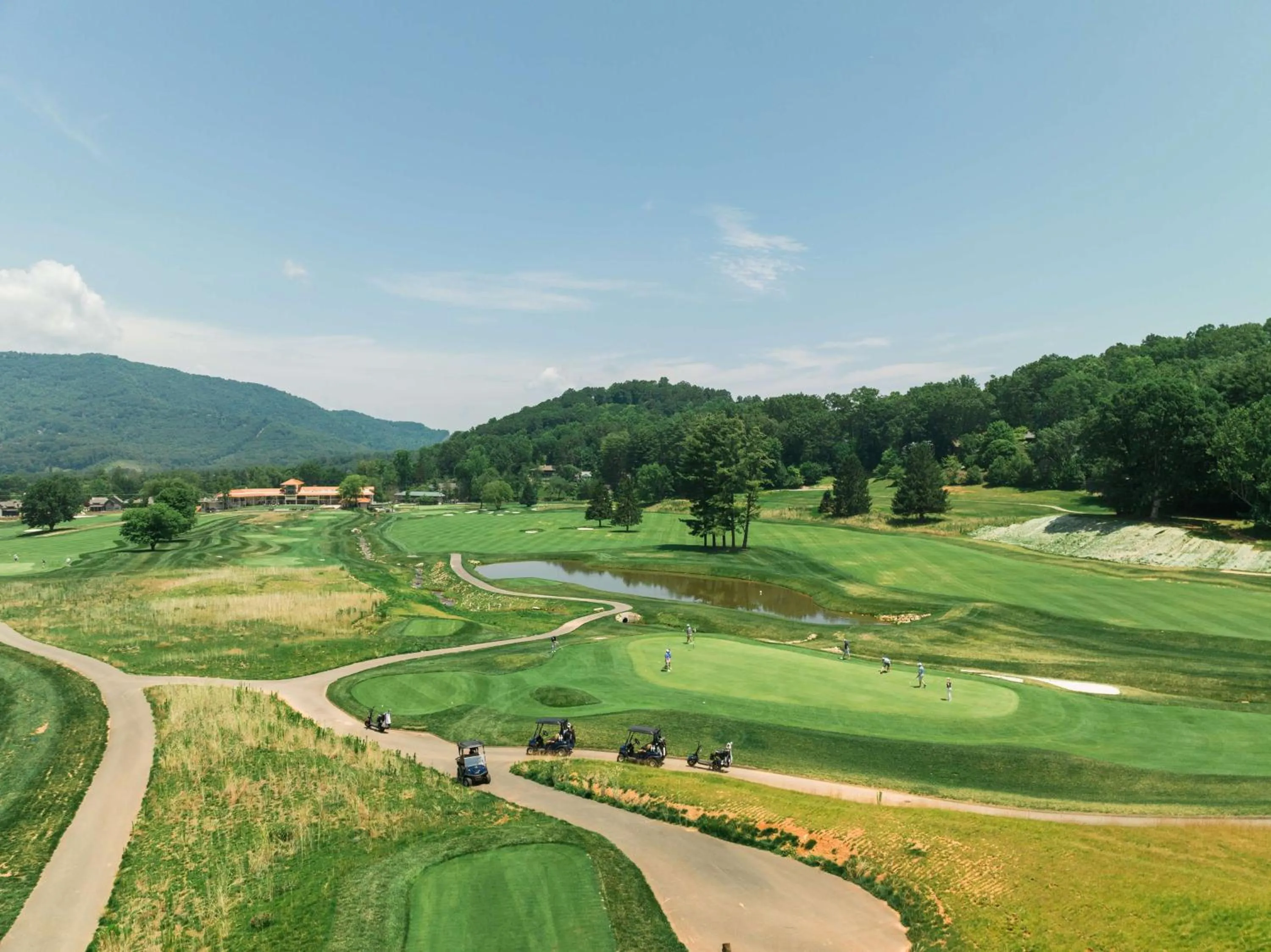 Golfcourse in Waynesville Inn & Golf Club, Trademark Collection by Wyndham