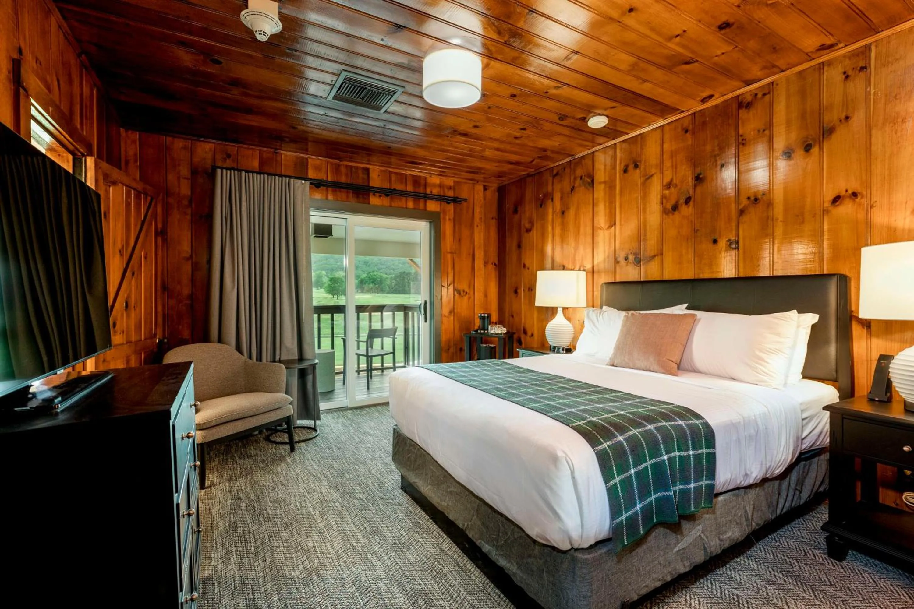 View (from property/room), Bed in Waynesville Inn & Golf Club, Trademark Collection by Wyndham