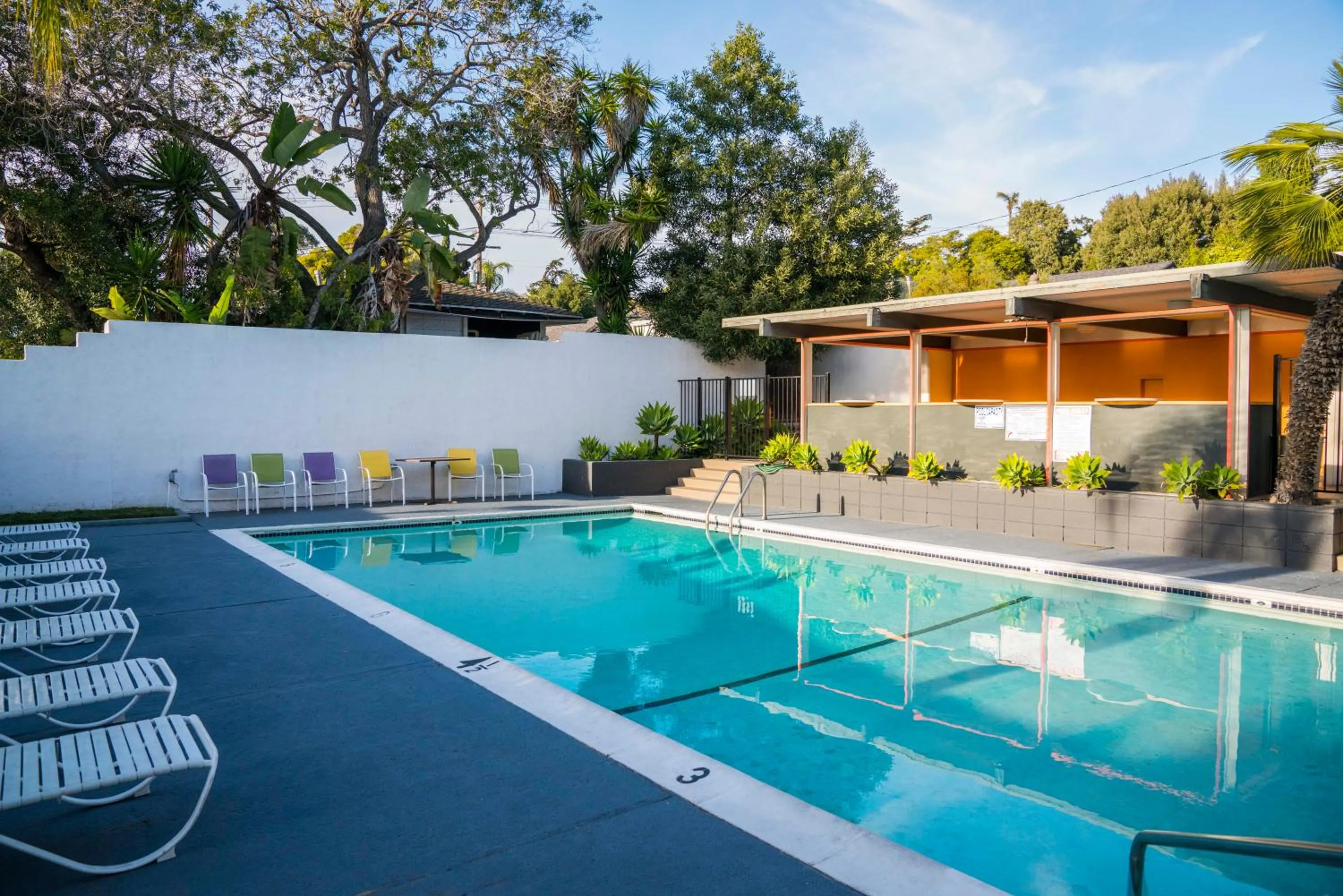 Swimming pool in Orange Tree Inn