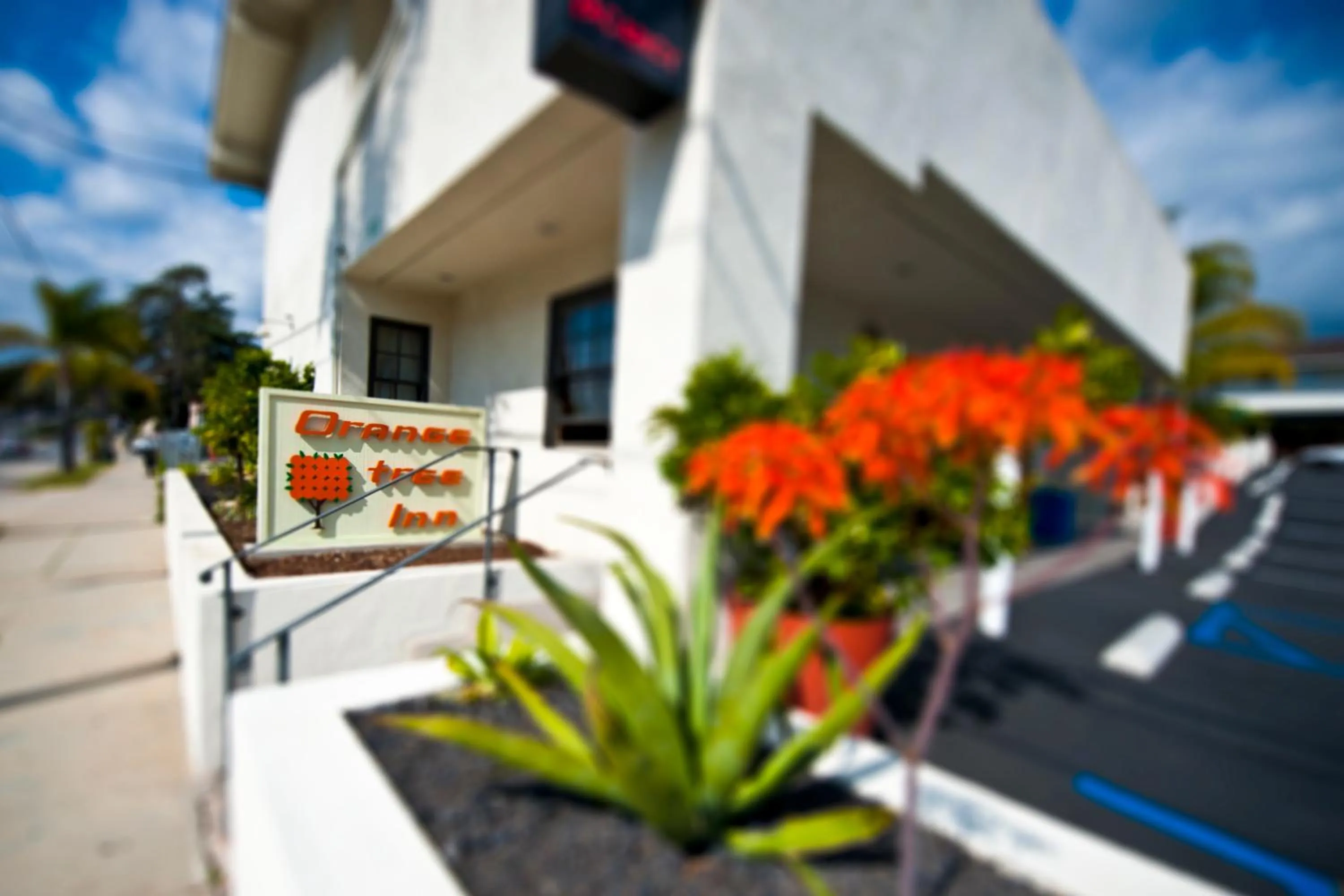 Facade/entrance in Orange Tree Inn