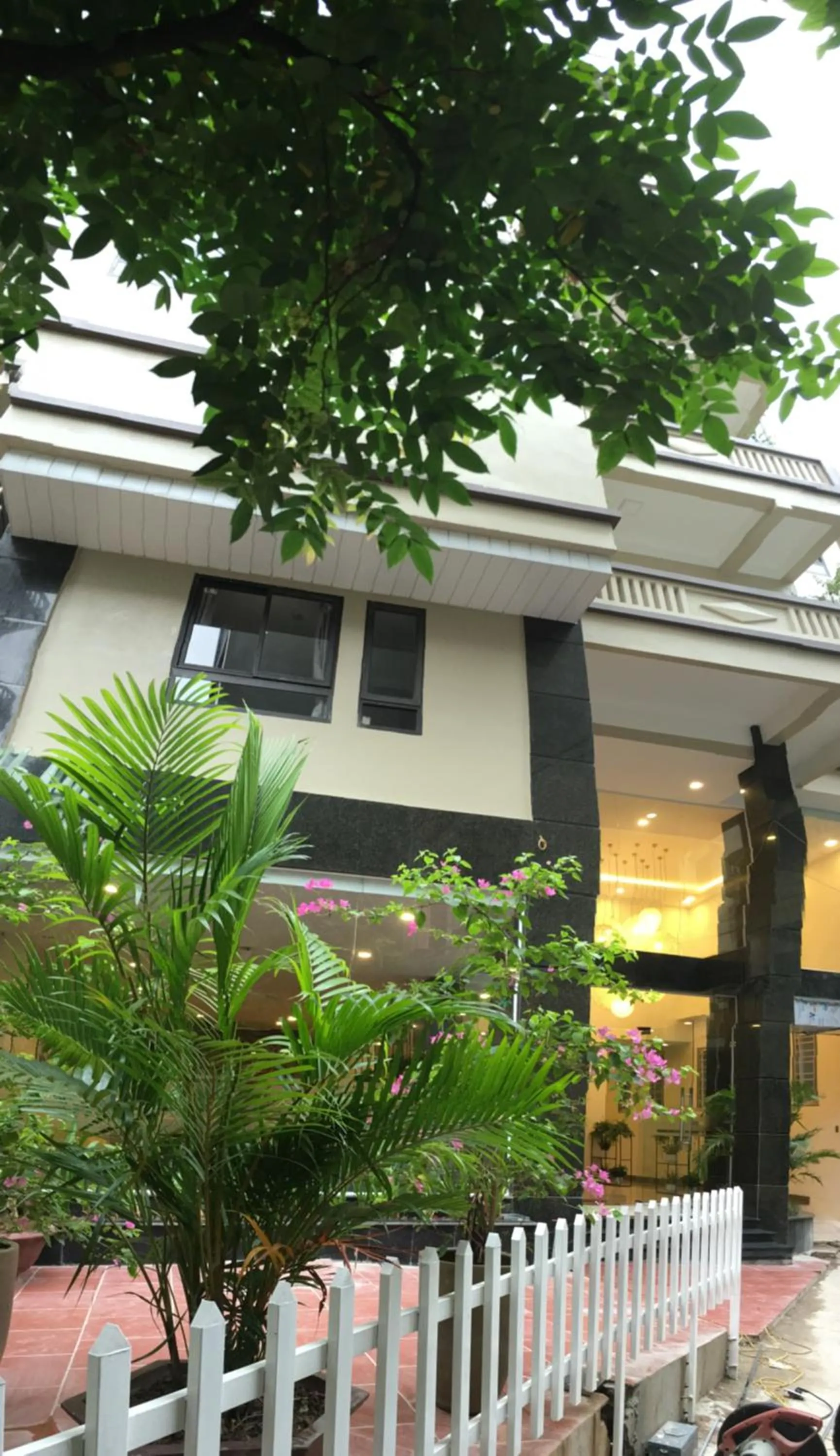 V House 5 Serviced Apartment