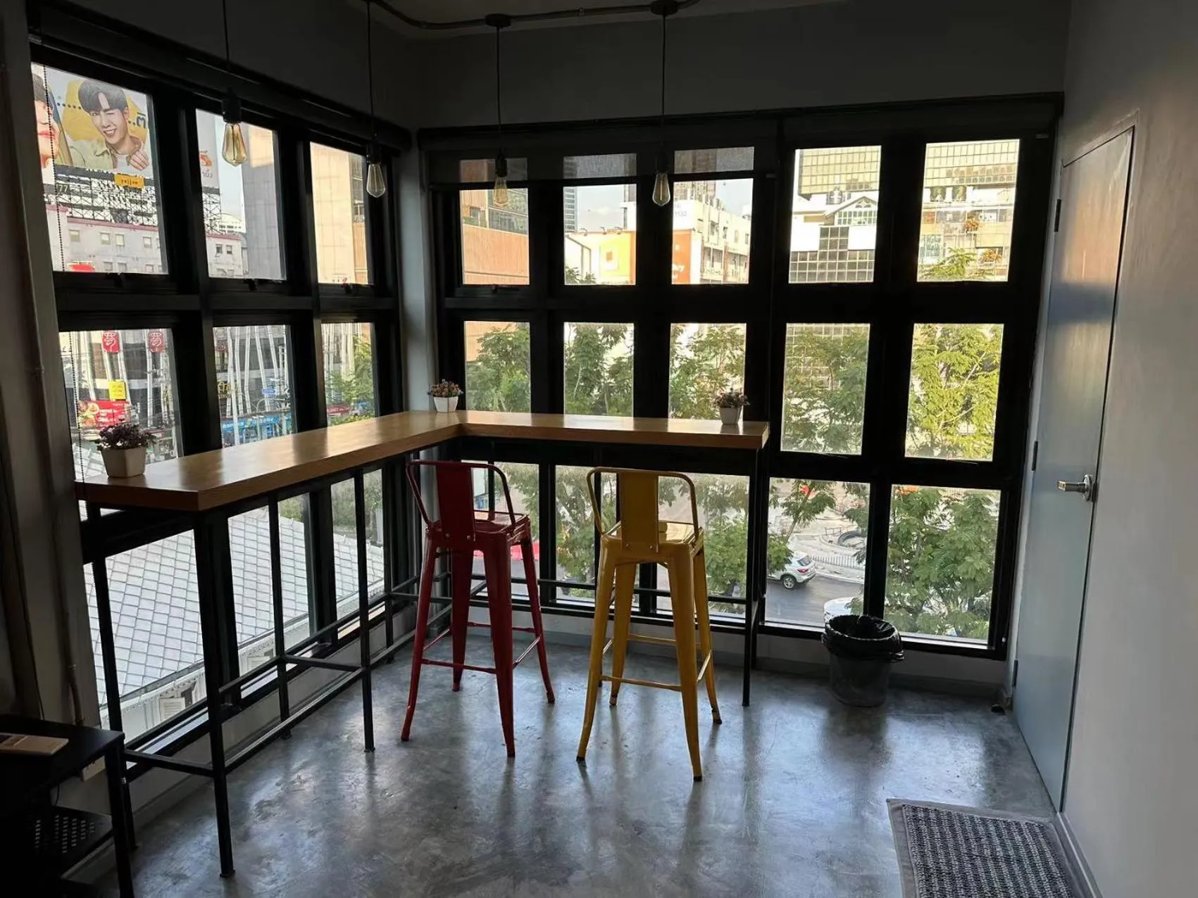 The Chatbox Silom Hostel