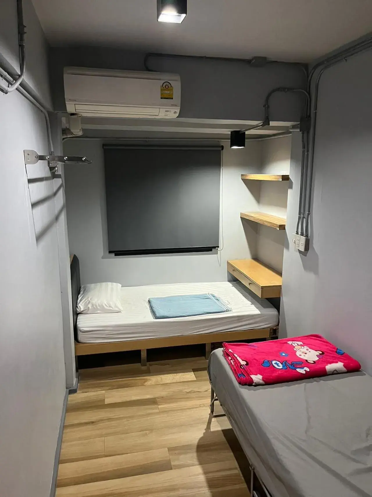 Twin Room with Shared Toilet in The Chatbox Silom Hostel Twin Room with Shared Toilet in The Chatbox Silom Hostel