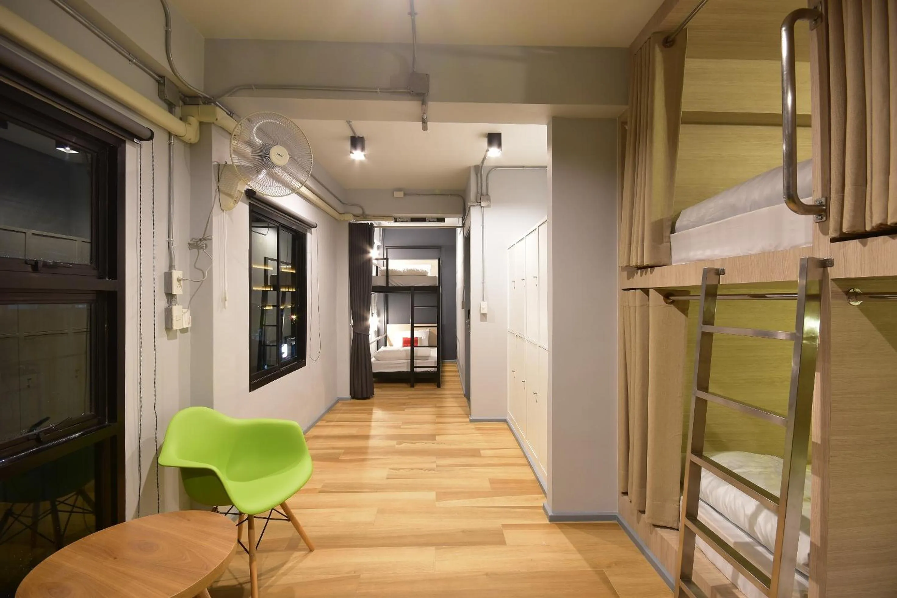 Bedroom in The Chatbox Silom Hostel