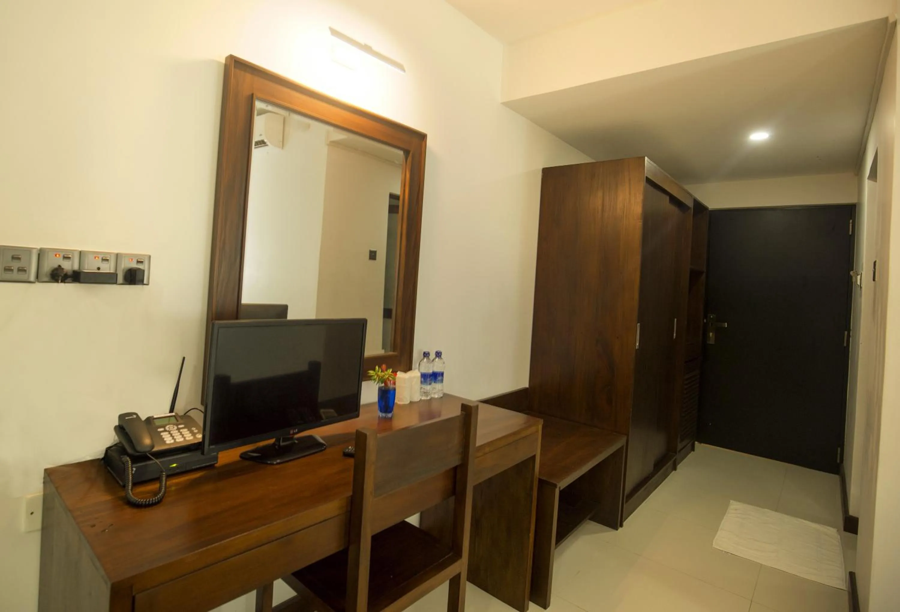 TV and multimedia in Lavendish Wild Safari