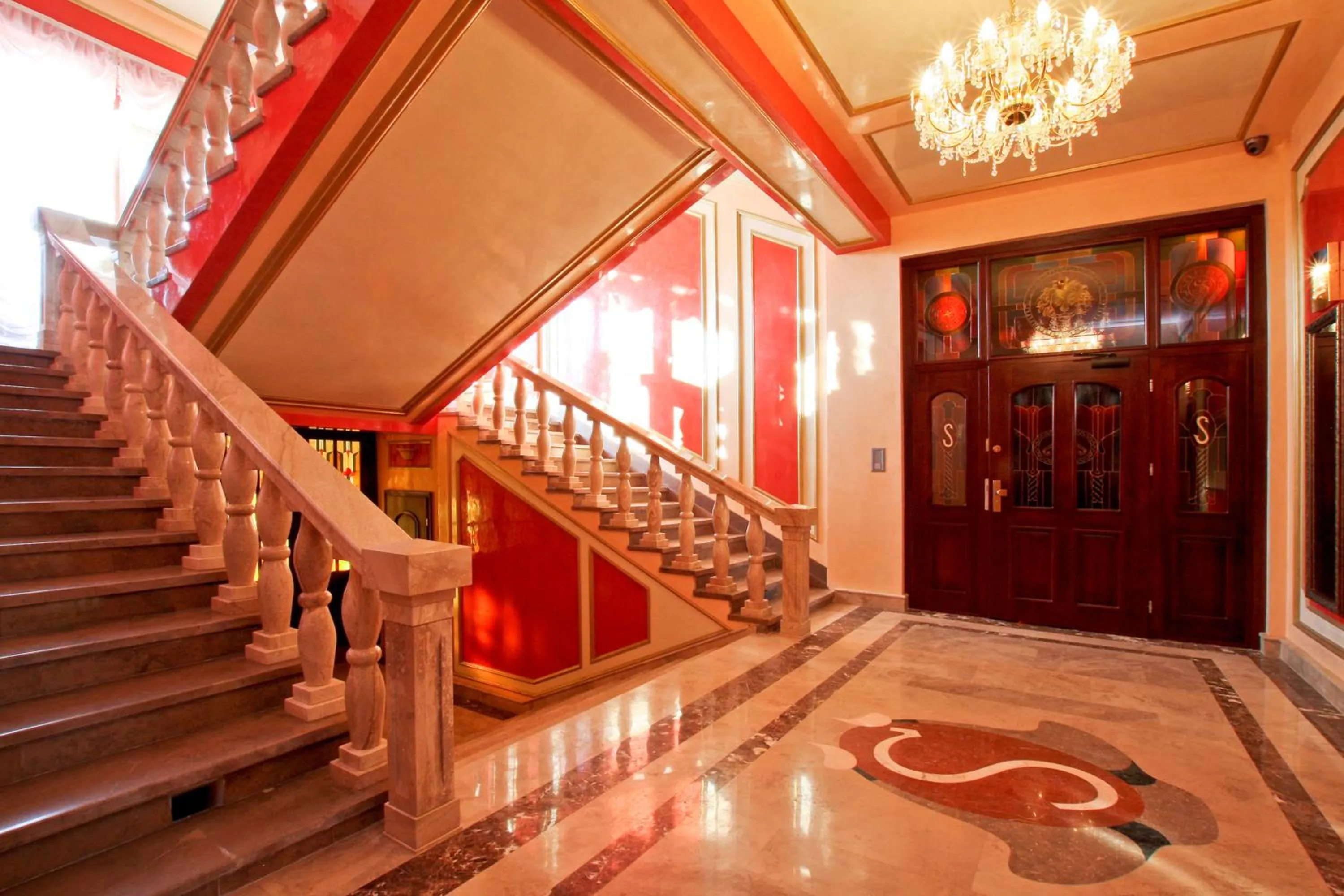 Property building in Pałac Saturna