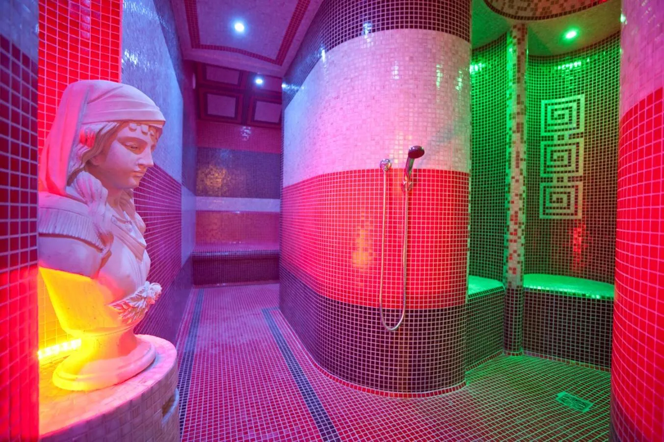 Steam room in Pałac Saturna