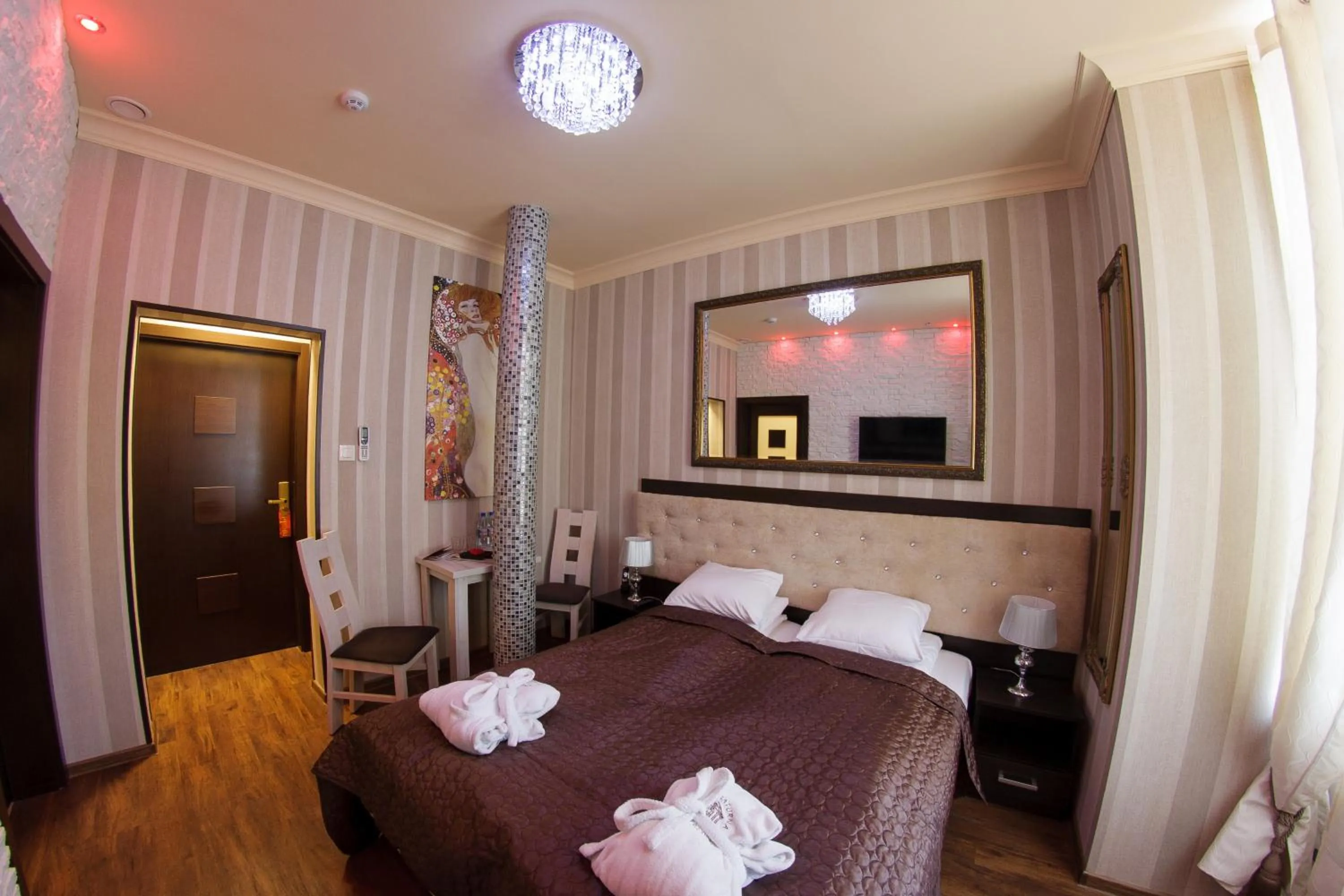 Photo of the whole room, Bed in Pałac Saturna