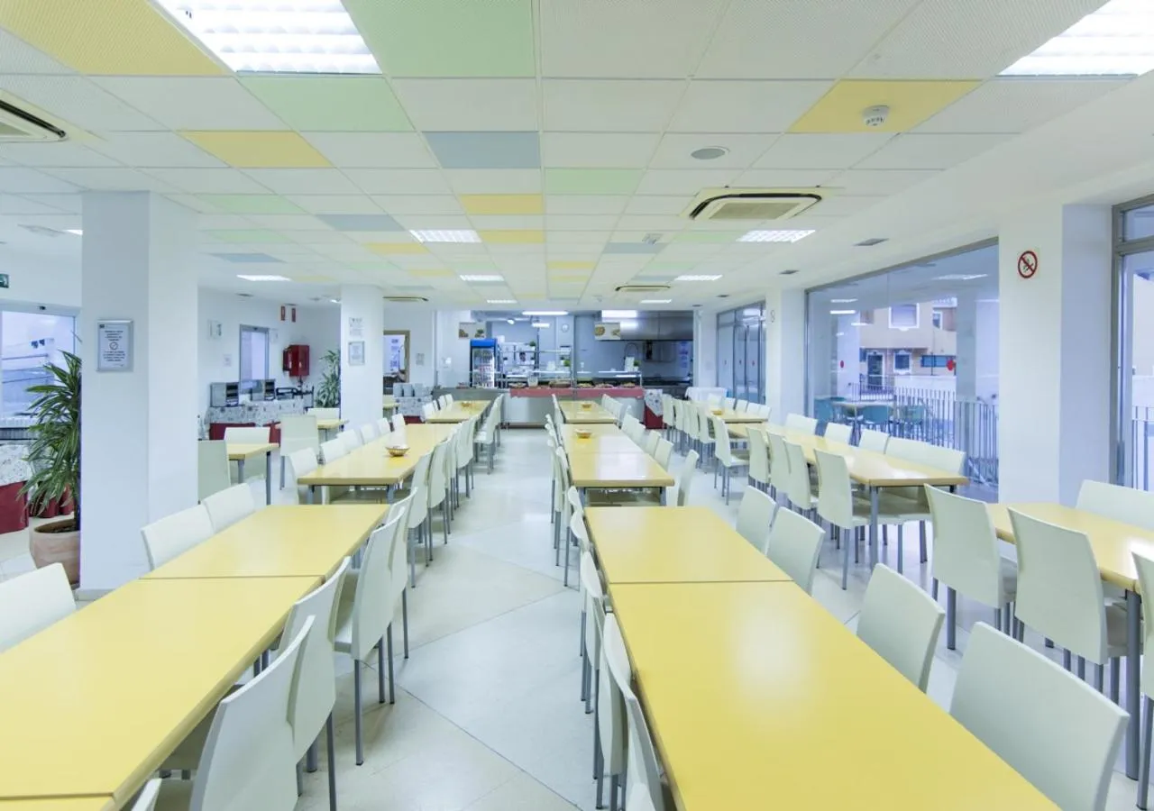 Restaurant/places to eat in Albergue Inturjoven Torremolinos