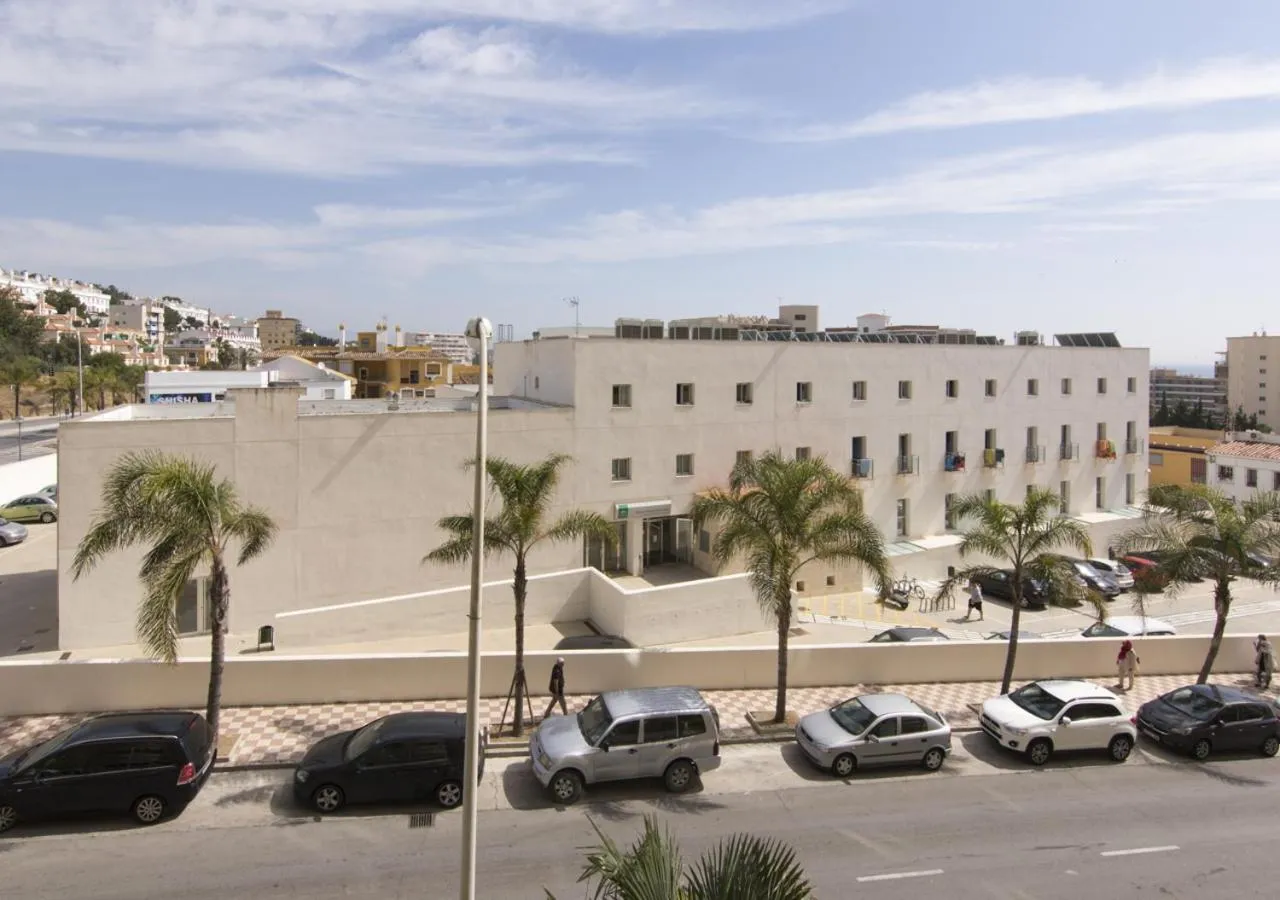 Facade/entrance in Albergue Inturjoven Torremolinos