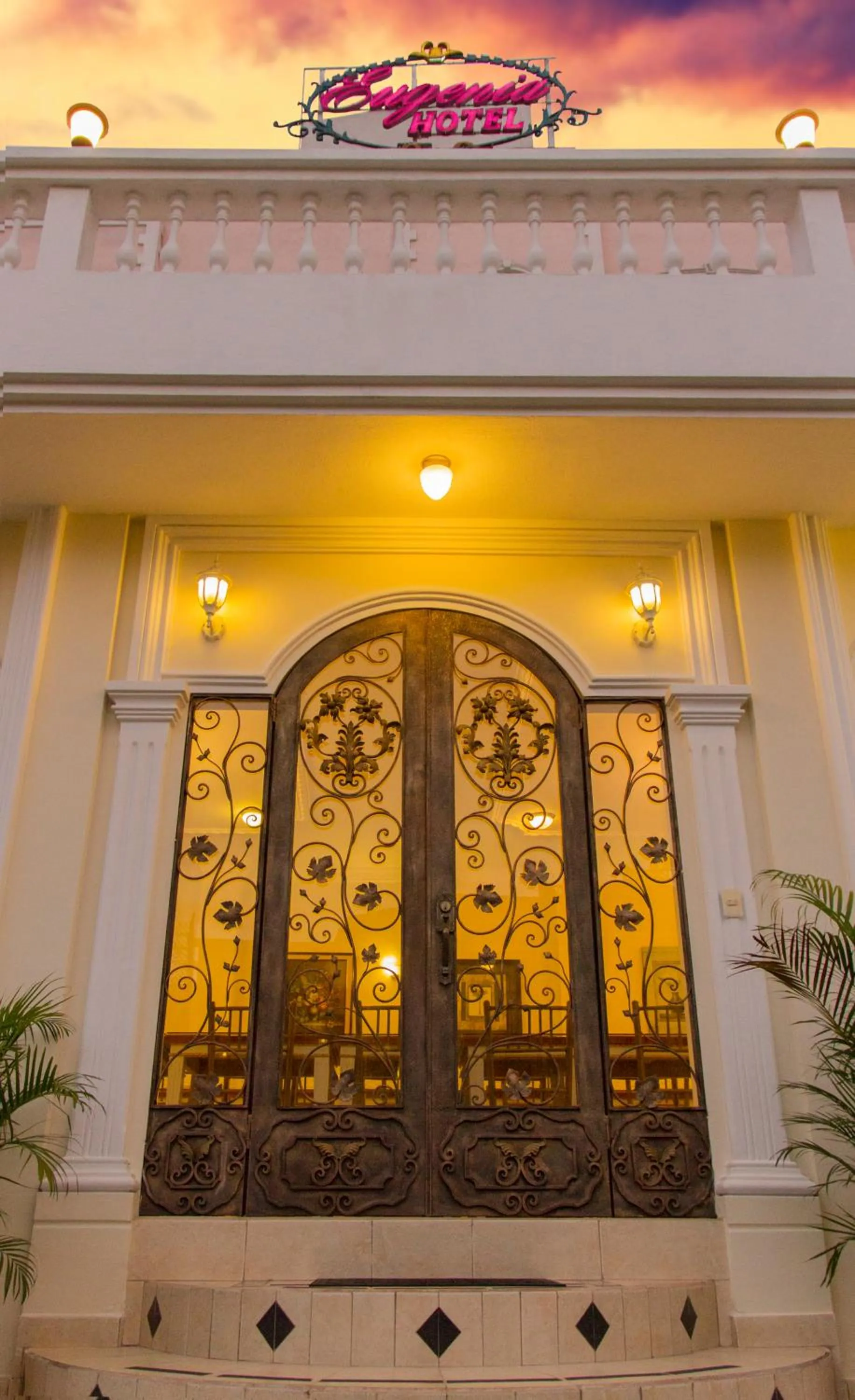 Facade/entrance in Eugenia Hotel