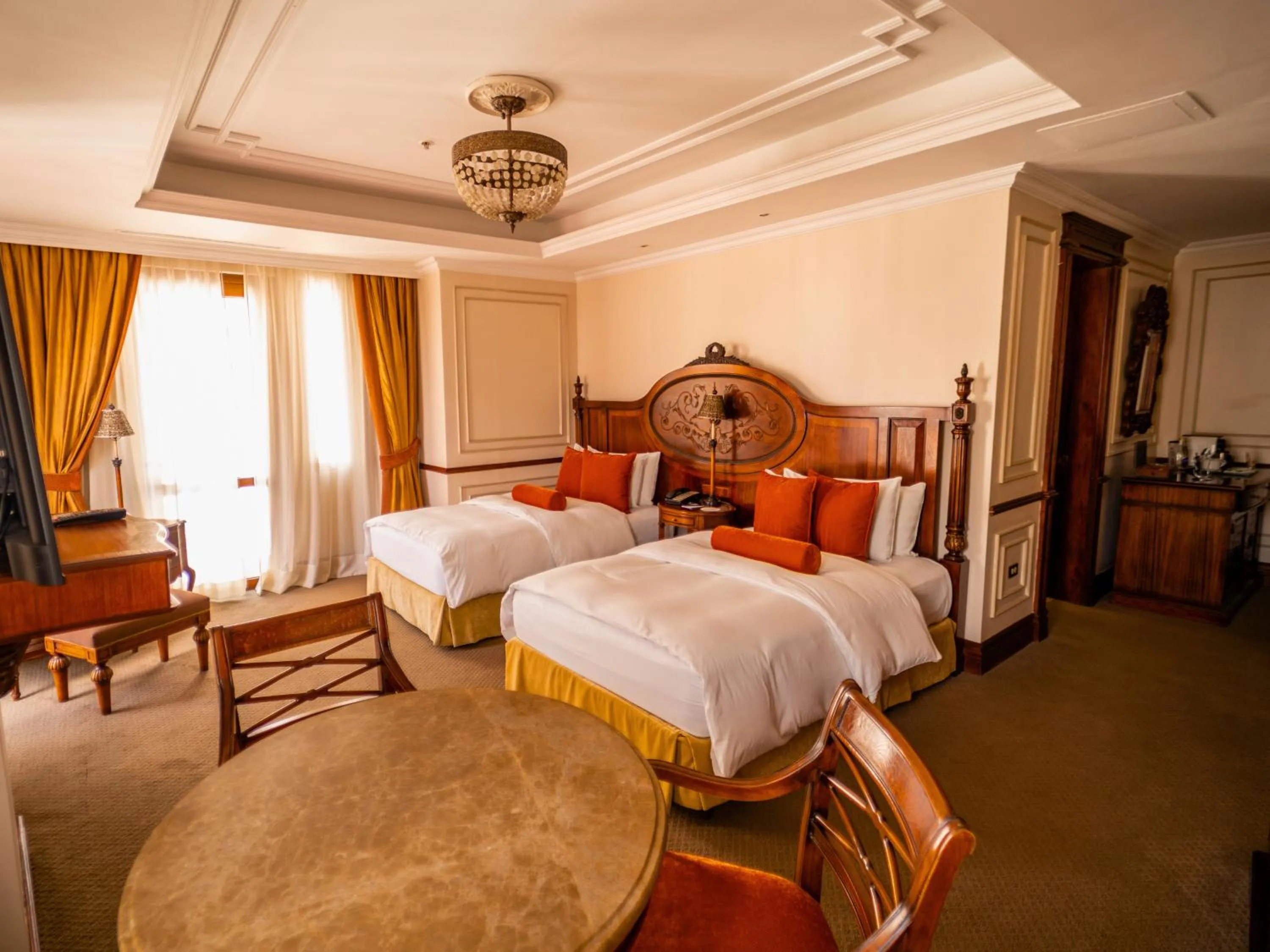 Superior Suite in Plaza Grande Hotel