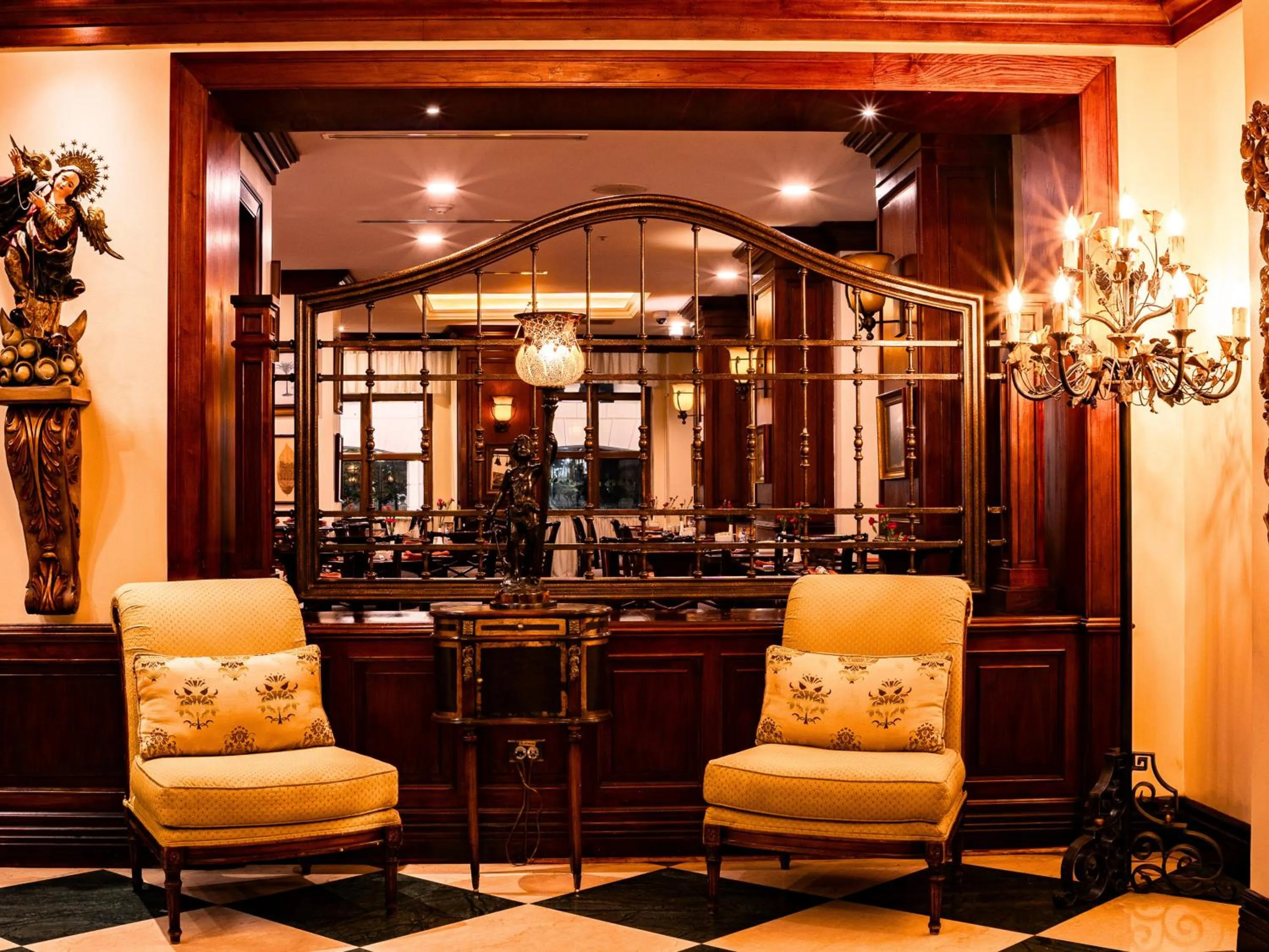 Lobby or reception in Plaza Grande Hotel