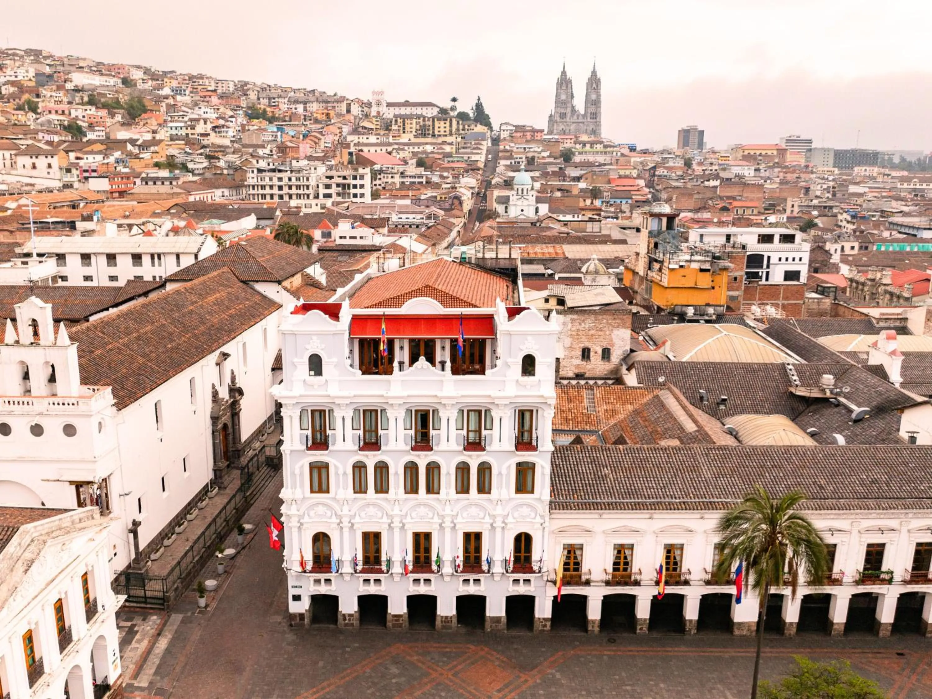 Property building in Plaza Grande Hotel