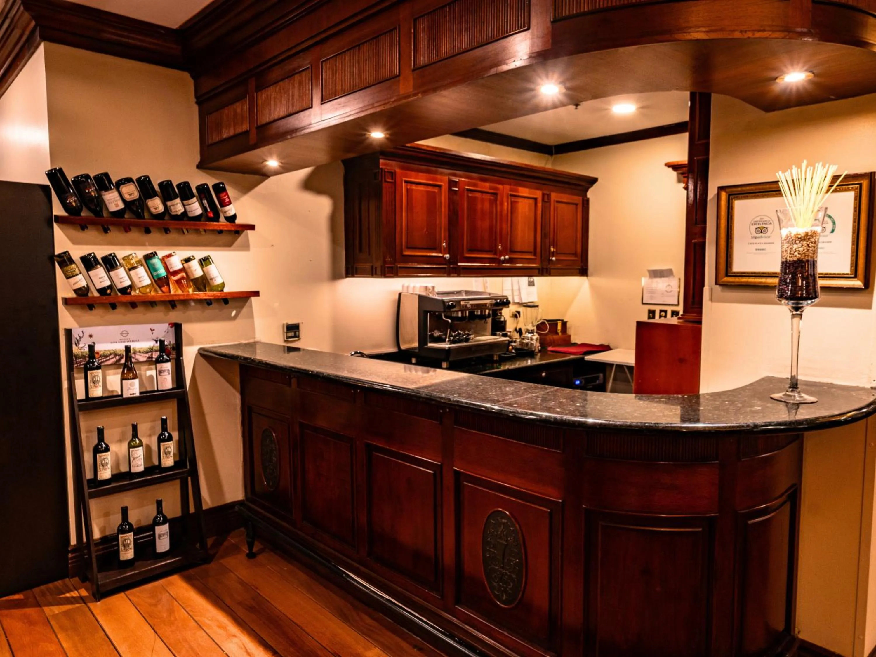 Restaurant/places to eat in Plaza Grande Hotel