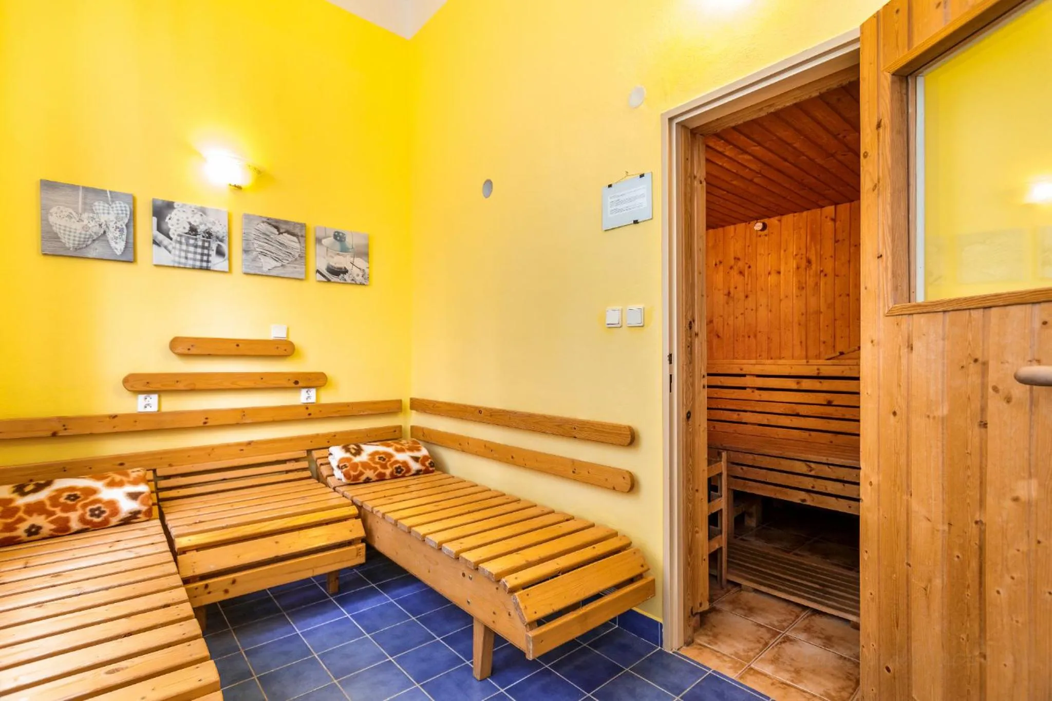 Sauna, Bed in Penzión - Restaurant Atrium