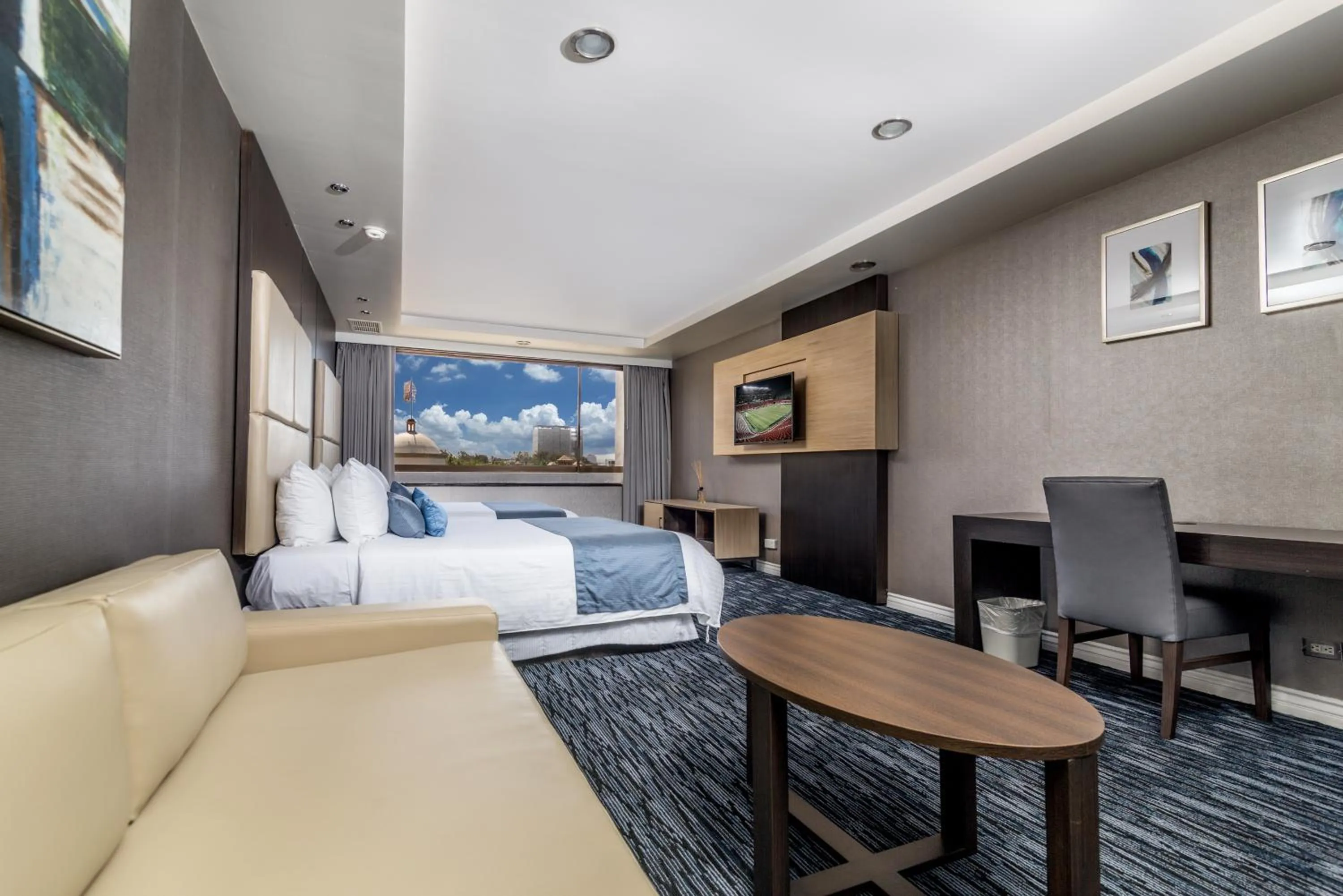 Photo of the whole room, Bed in Pueblo Amigo Hotel Plaza y Casino