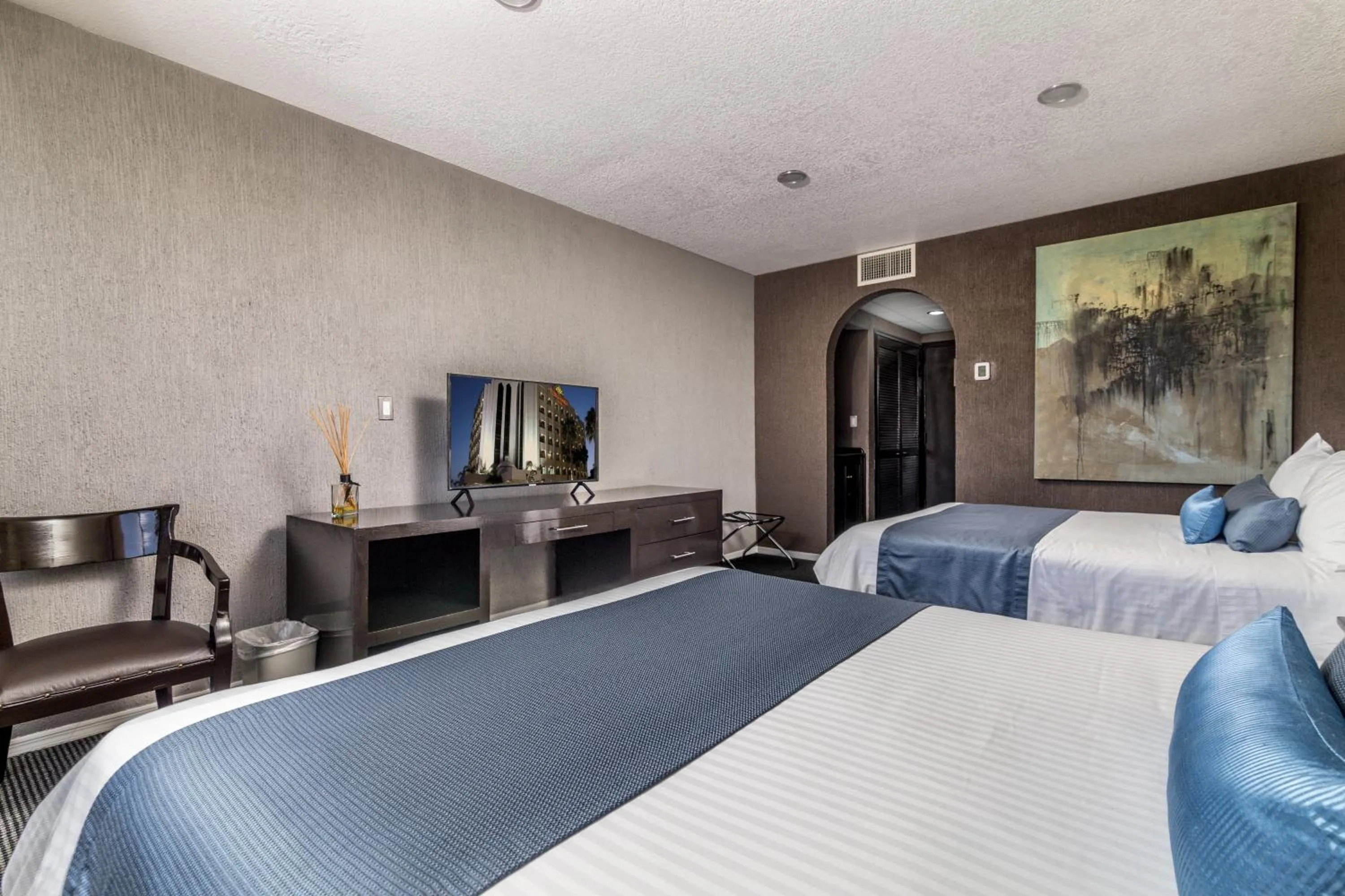 Photo of the whole room, Bed in Pueblo Amigo Hotel Plaza y Casino