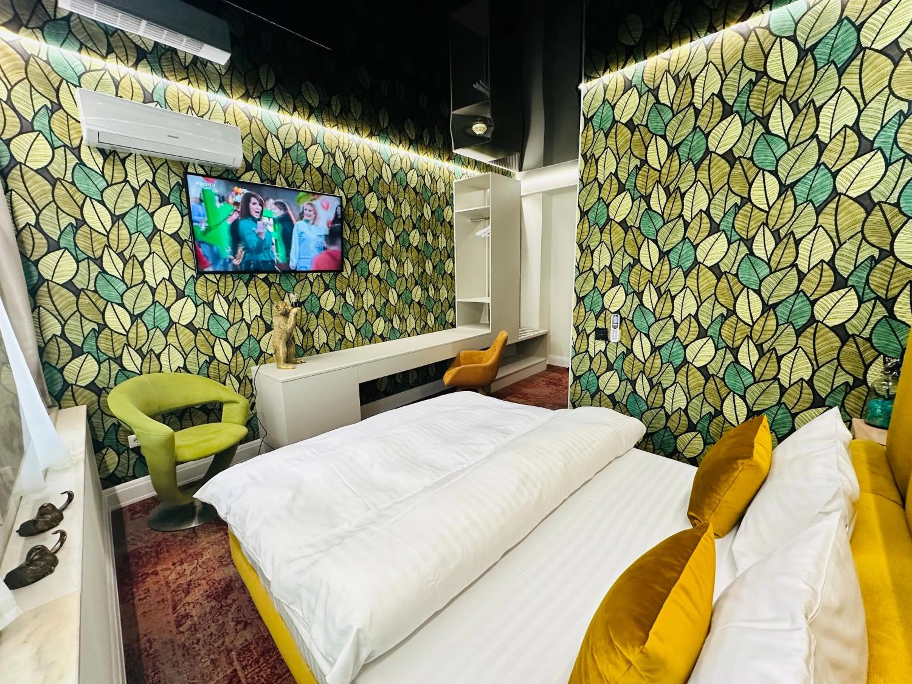 TV and multimedia, Bed in Villa & Restaurant Levoslav House