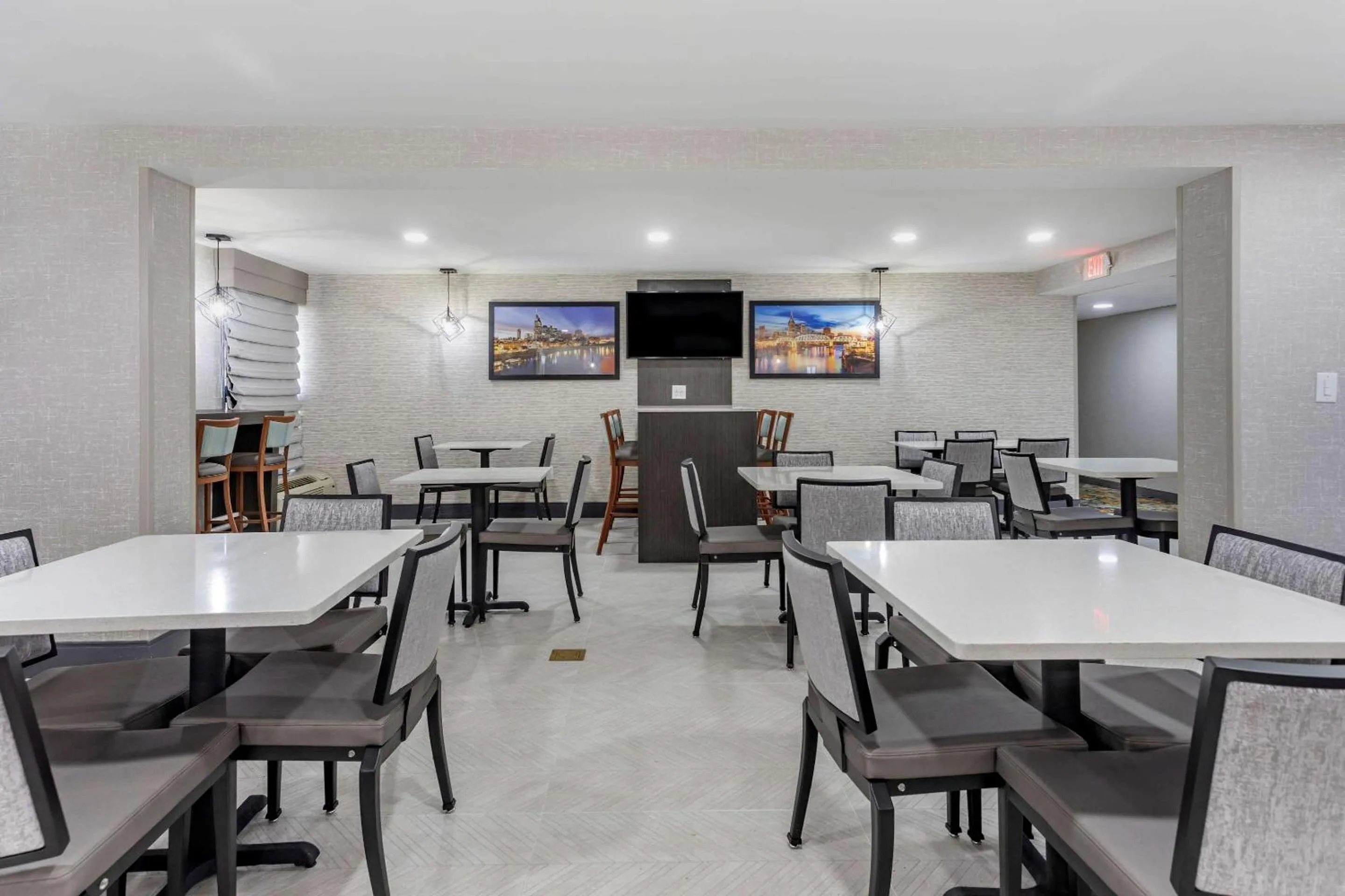 Restaurant/places to eat in Comfort Inn Nashville - Opryland Area