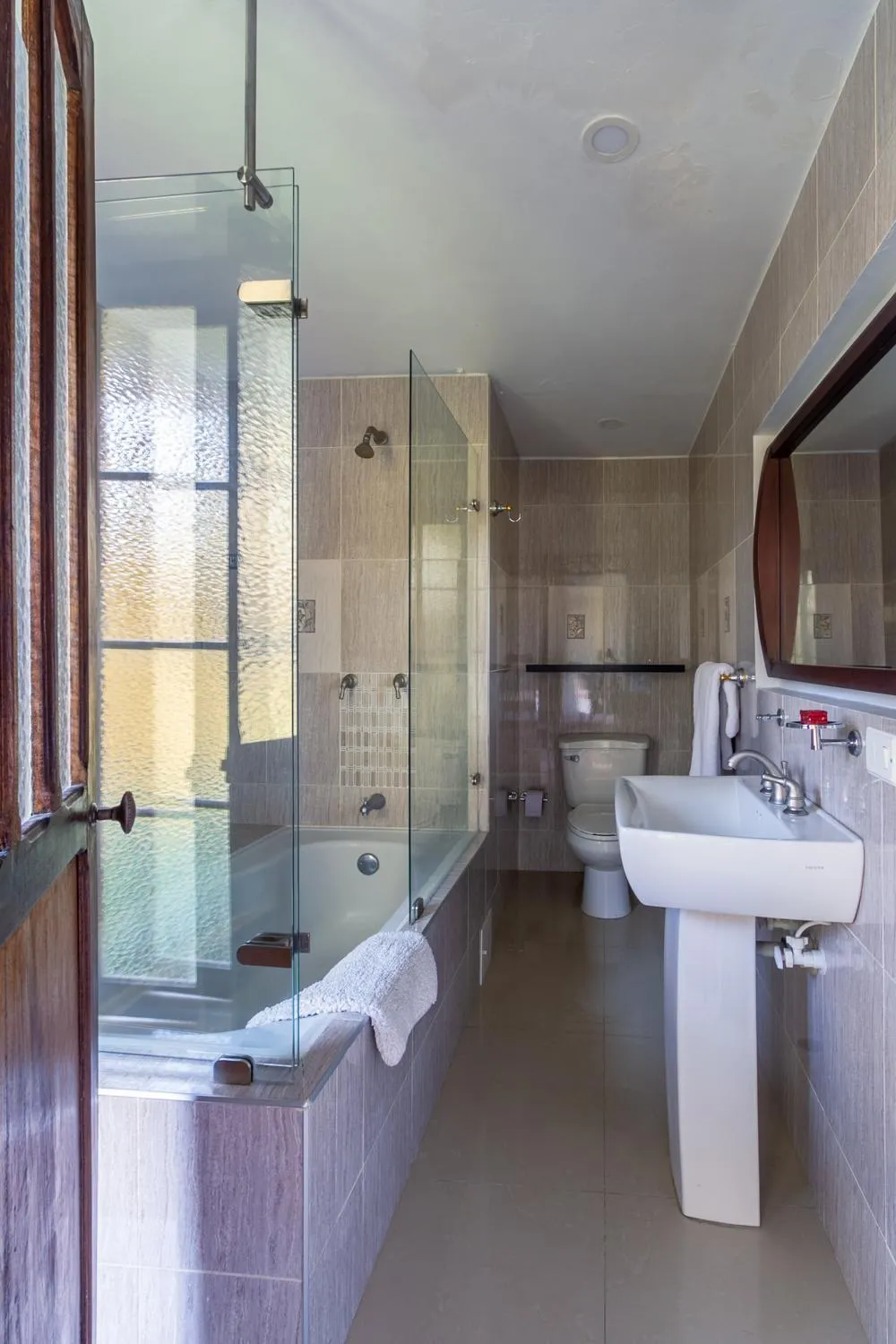 Shower in Apartaestudios La Candelaria