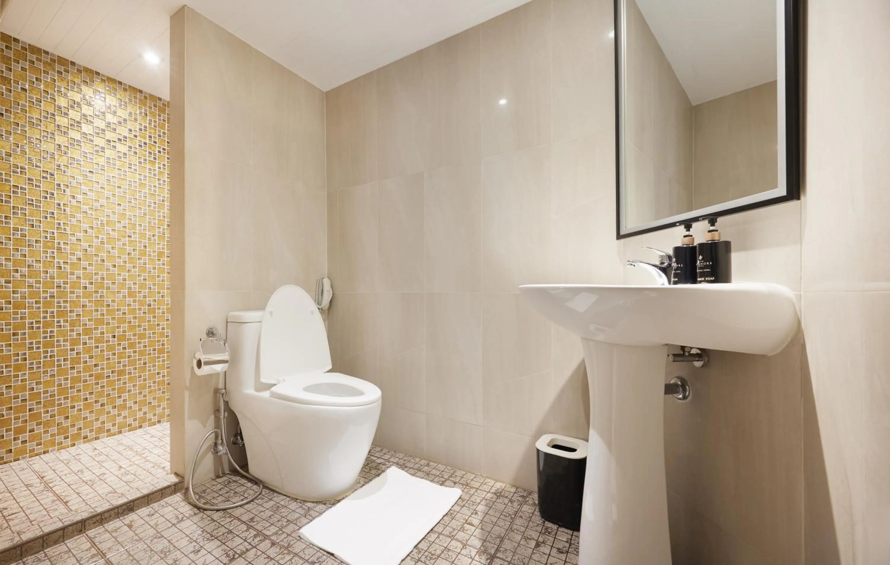 Toilet in Siam Bayshore Resort Pattaya