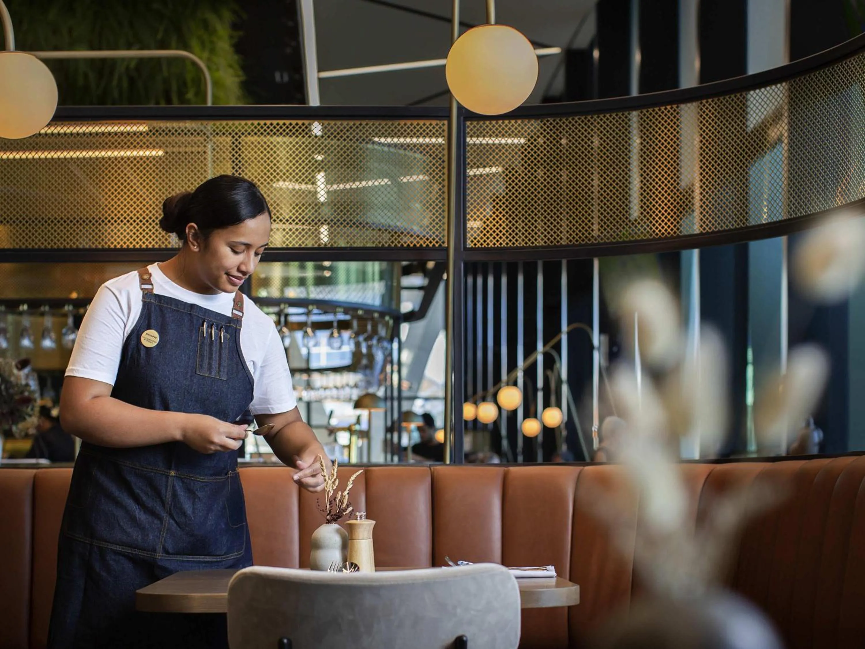 Restaurant/places to eat in Novotel Auckland Airport