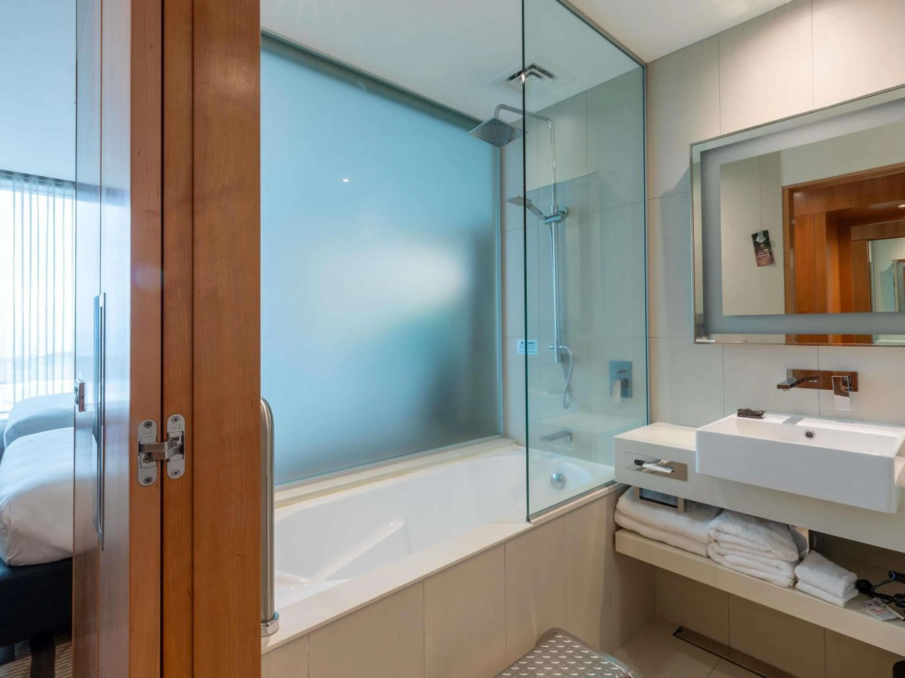 Bedroom in Novotel Auckland Airport