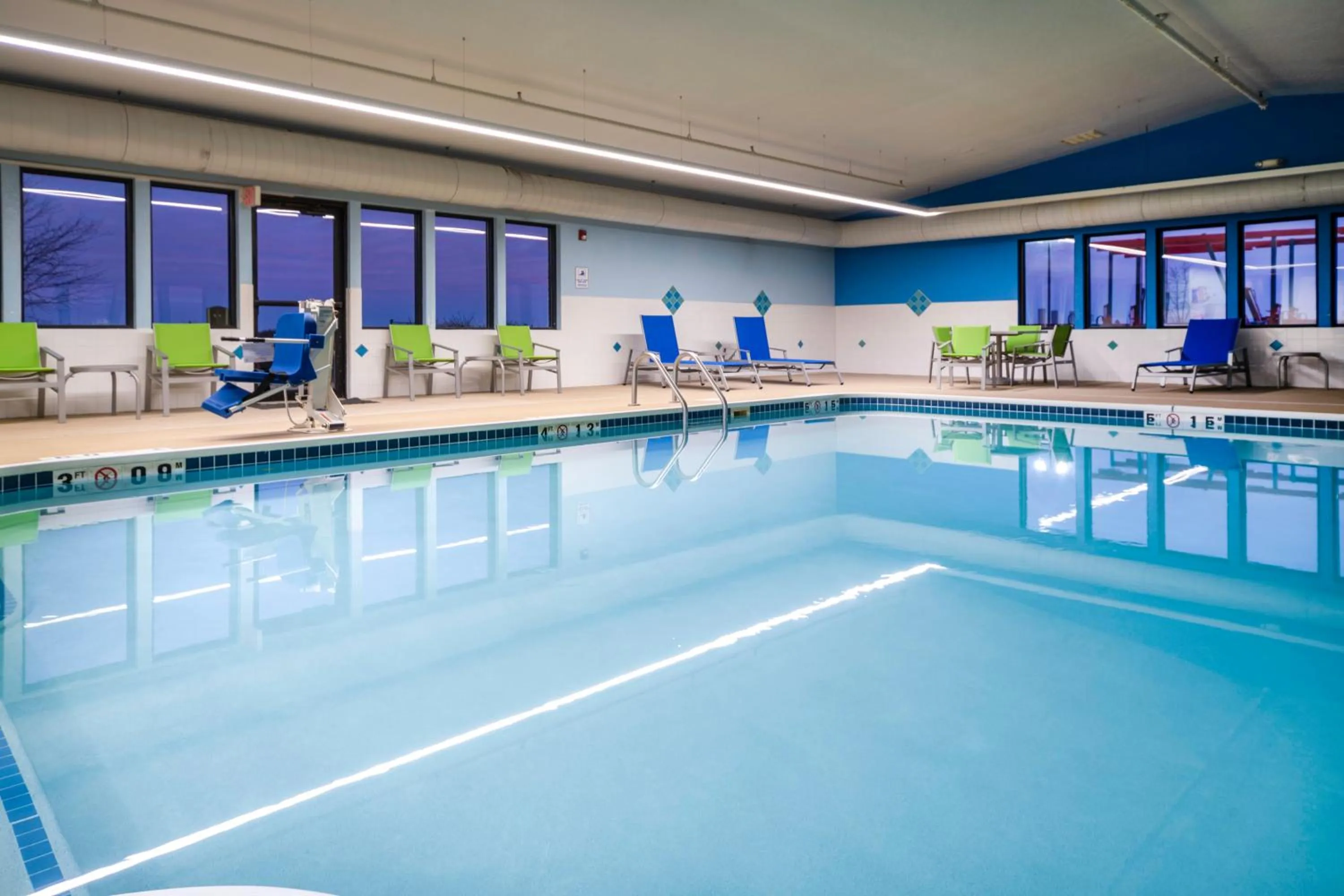 Swimming pool in Holiday Inn Express Rochelle by IHG