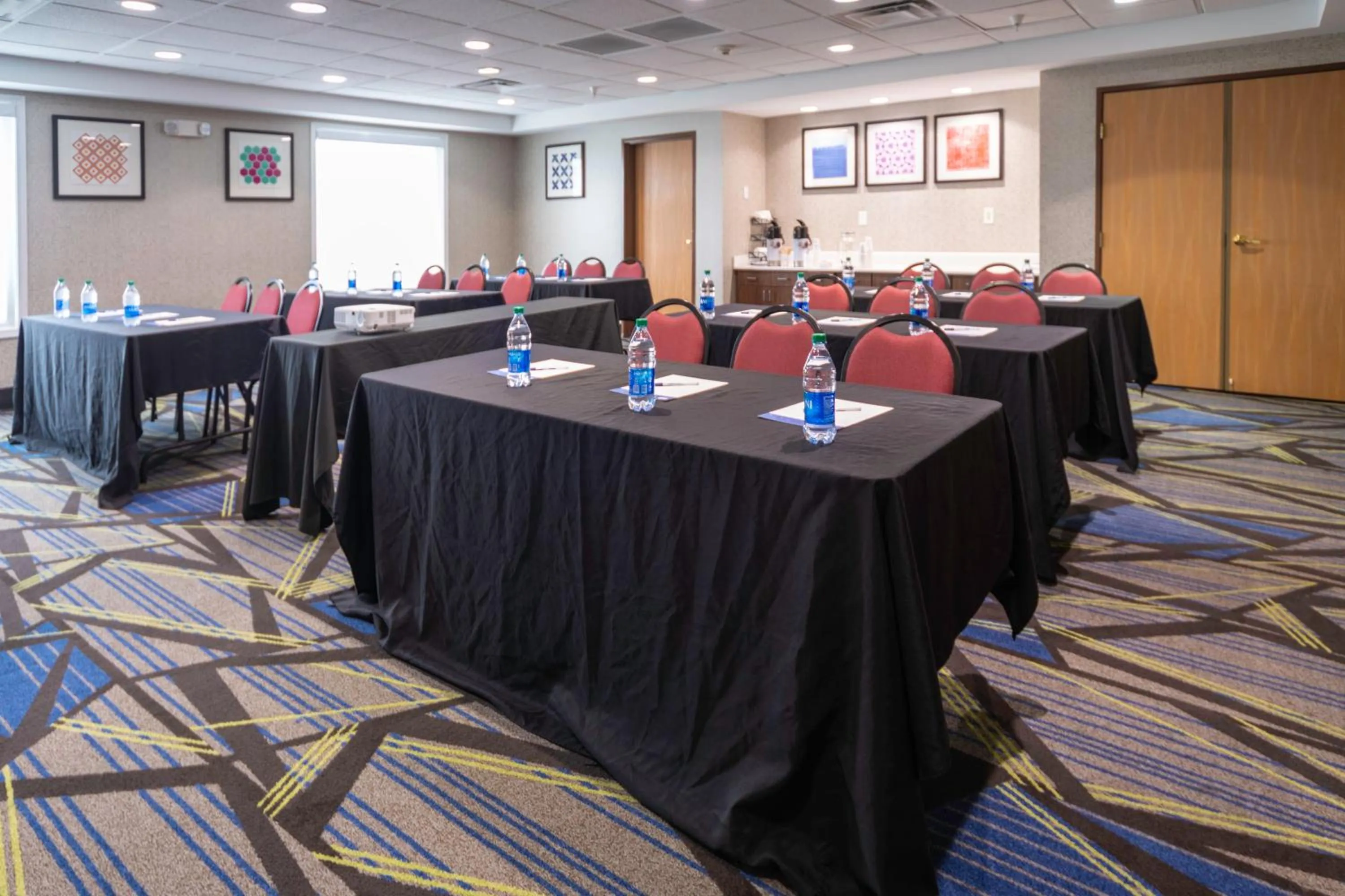 Meeting/conference room in Holiday Inn Express Rochelle by IHG