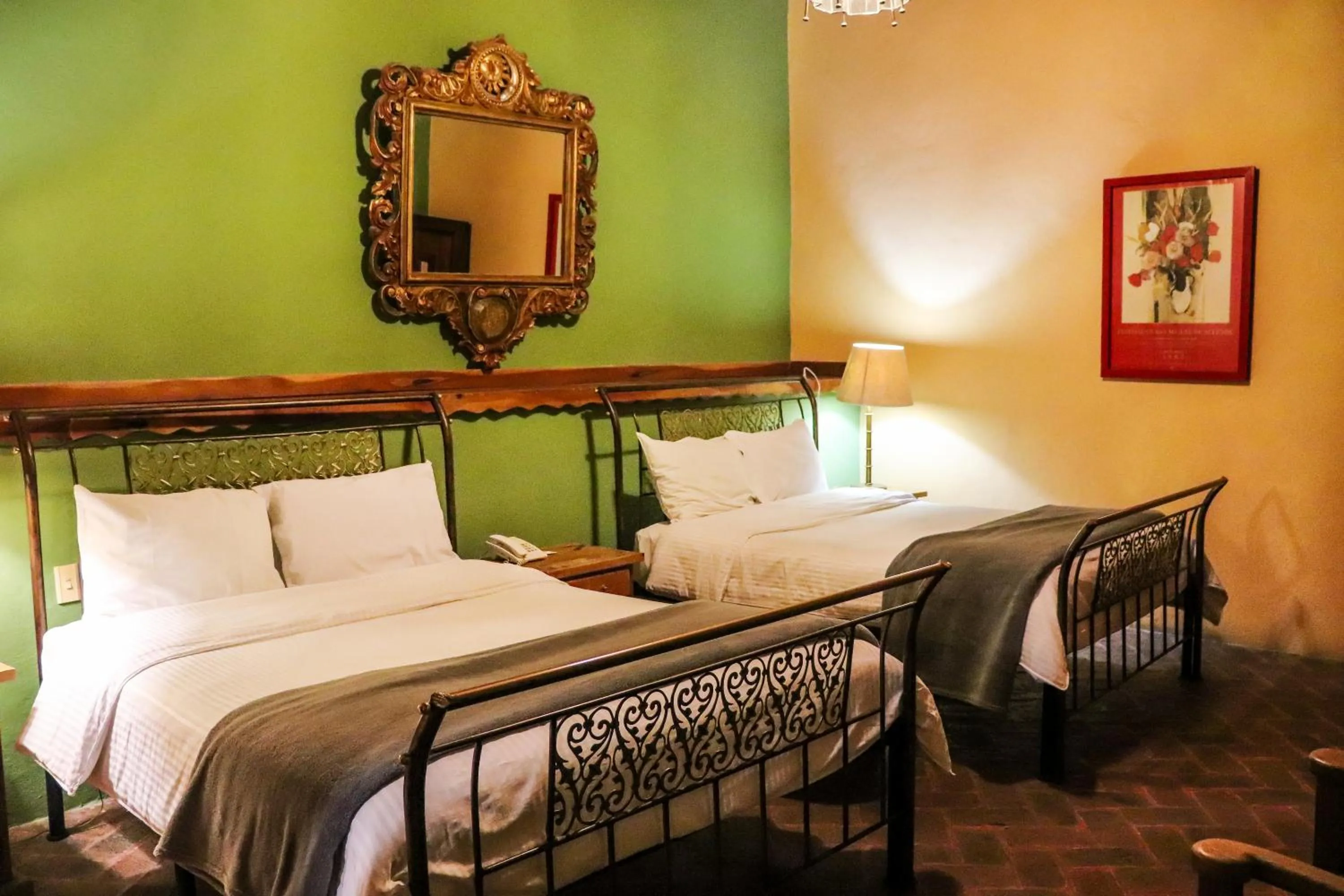 Photo of the whole room, Bed in Mirador del Frayle