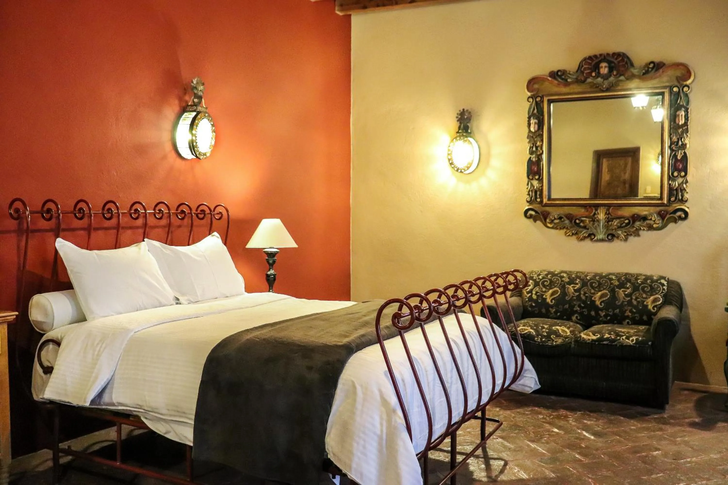 Photo of the whole room, Bed in Mirador del Frayle