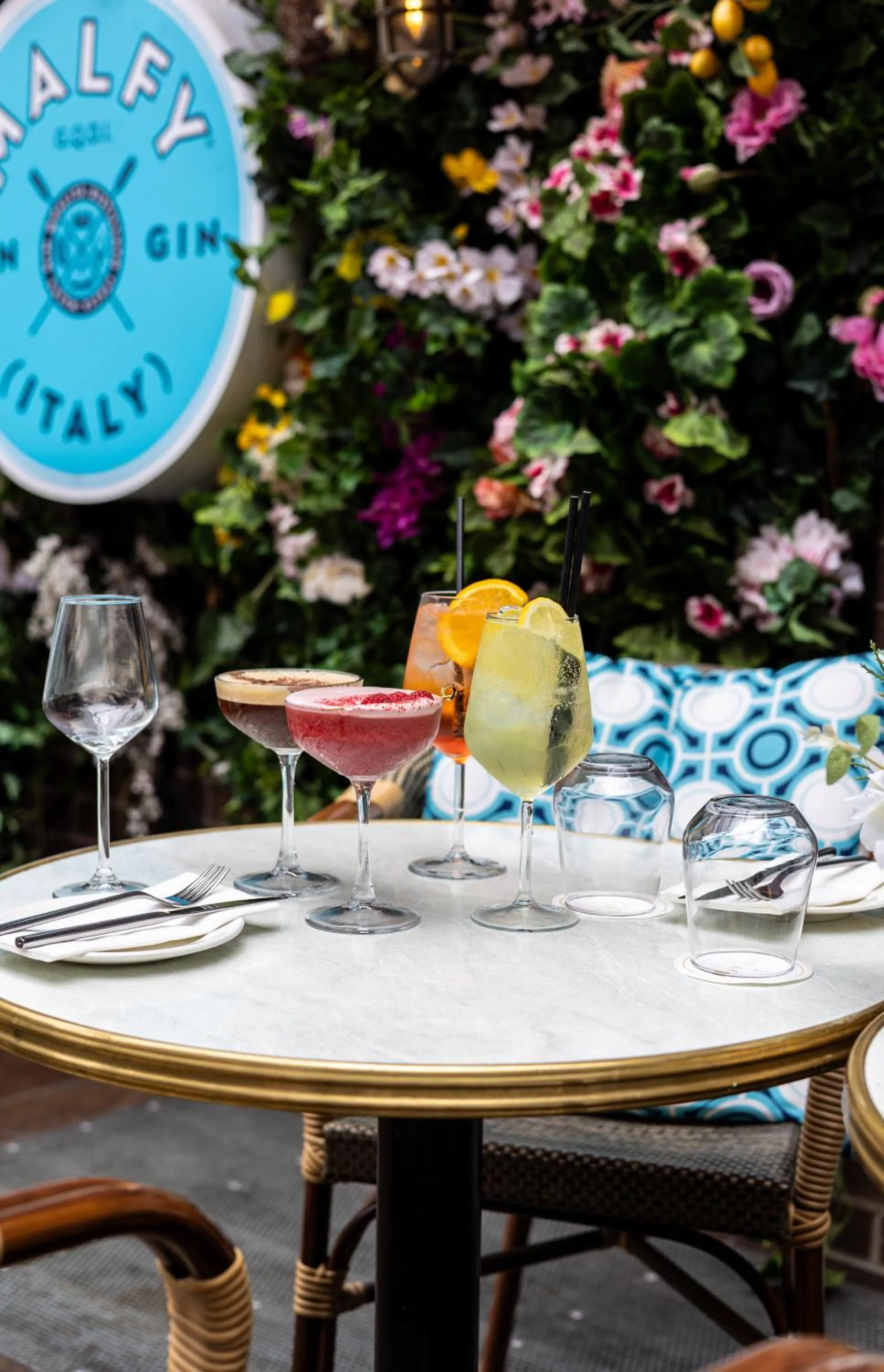 Restaurant/places to eat in Iveagh Garden Hotel