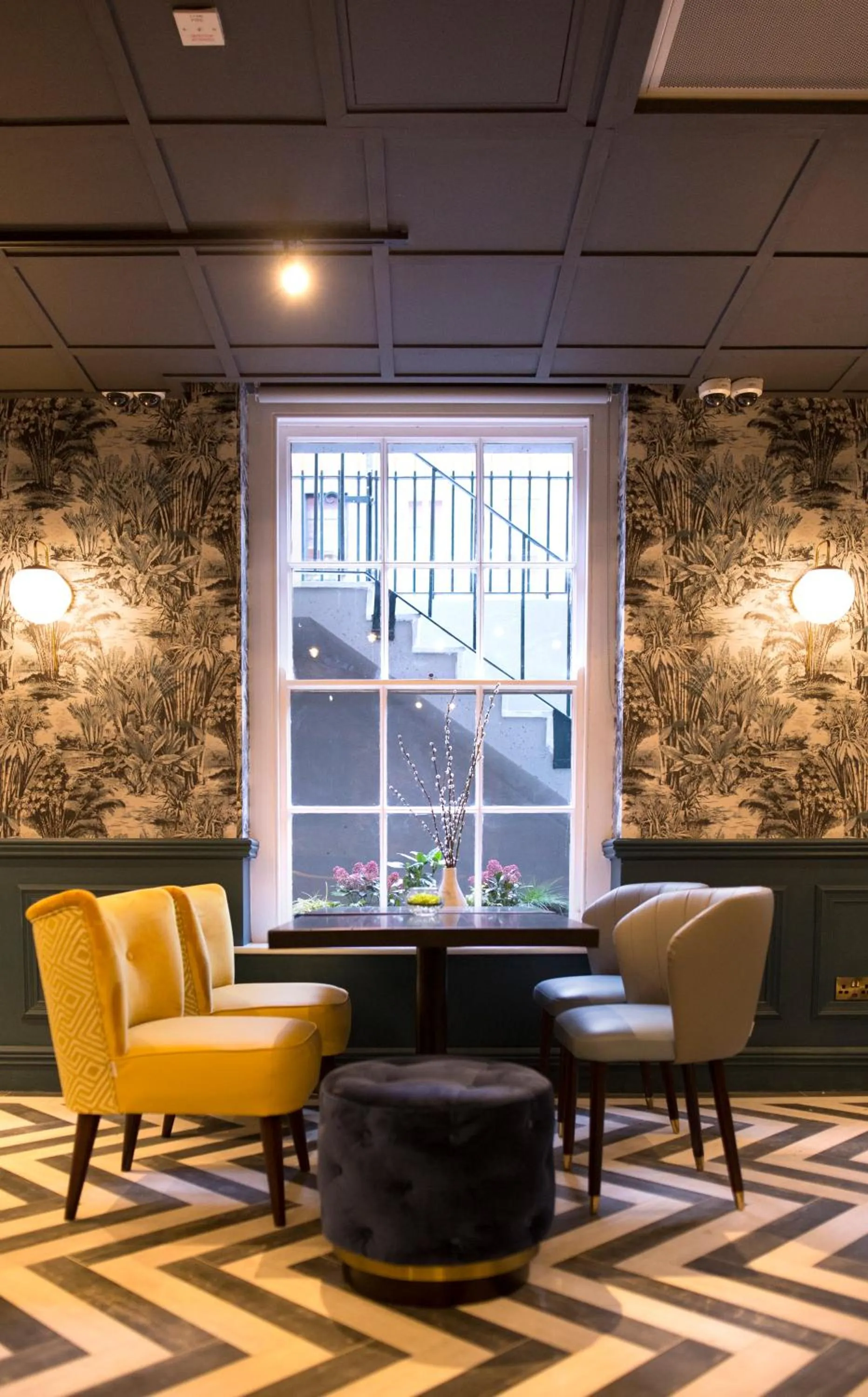 Restaurant/places to eat in Iveagh Garden Hotel
