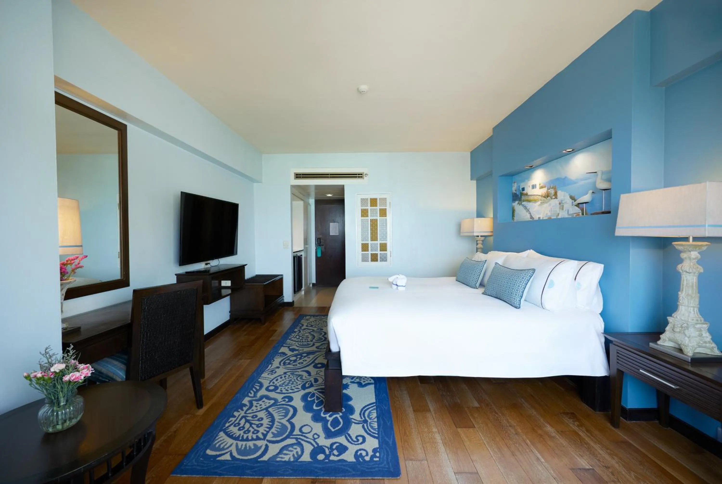 Bedroom, Bed in The Bayview Hotel Pattaya