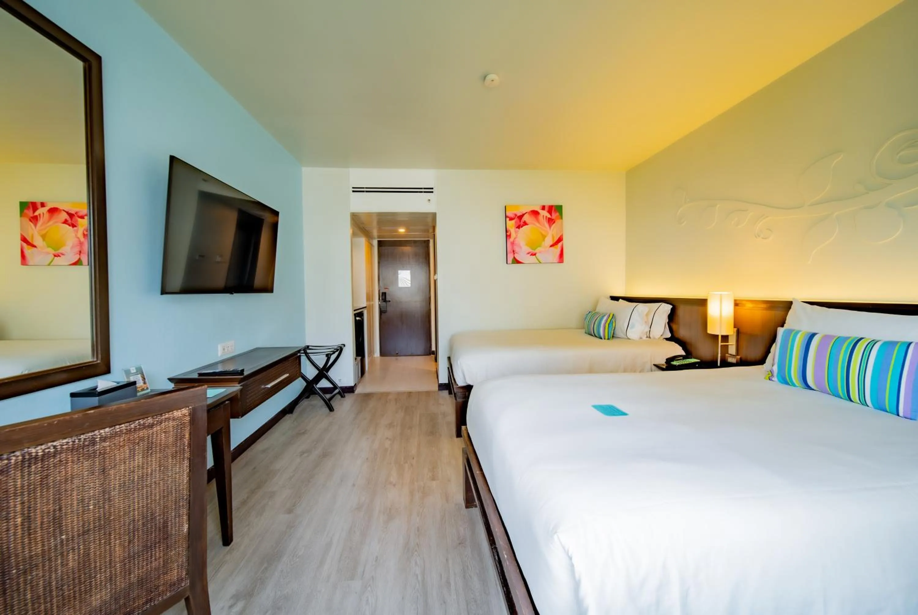 Bedroom, Bed in The Bayview Hotel Pattaya