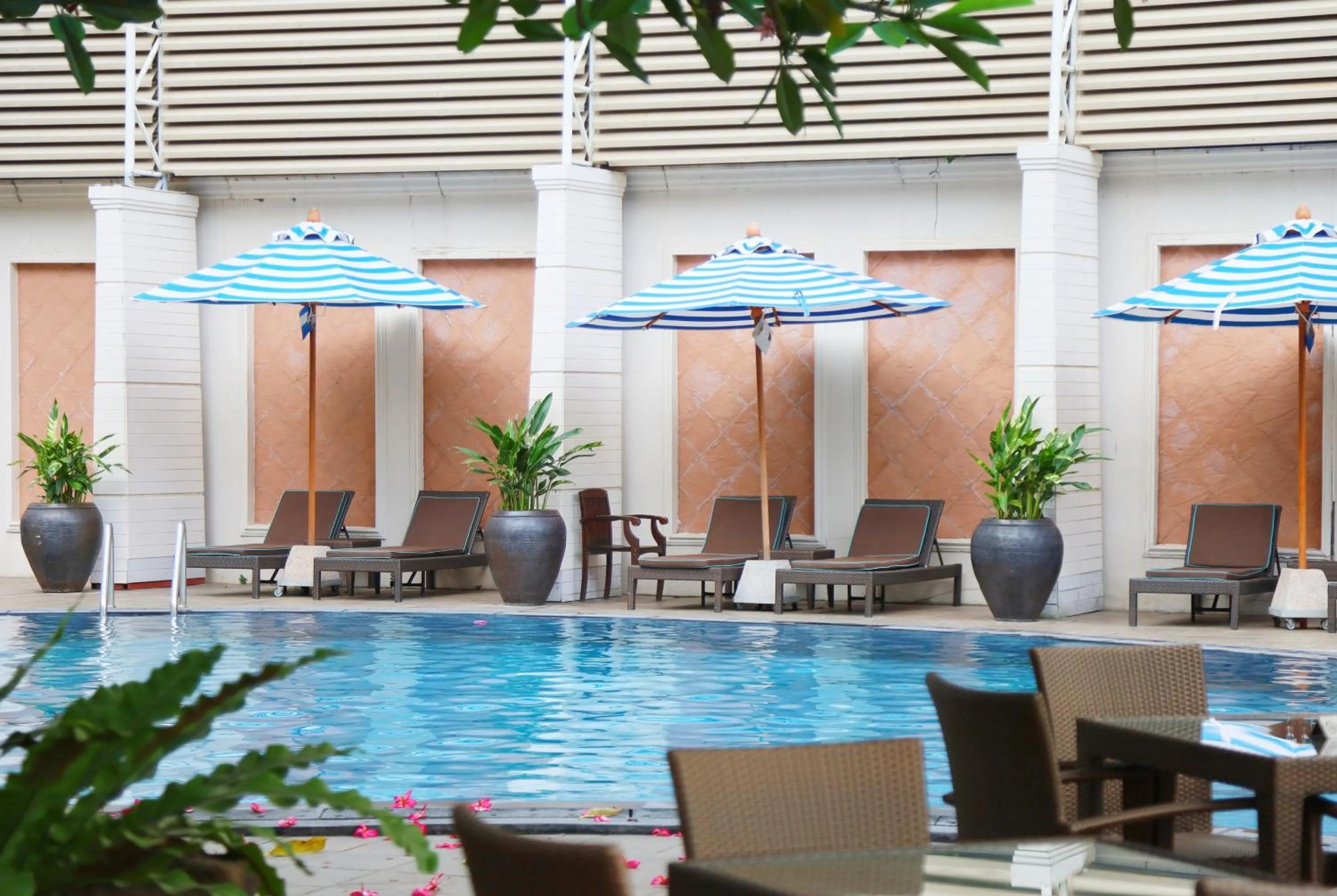 Swimming pool in The Bayview Hotel Pattaya