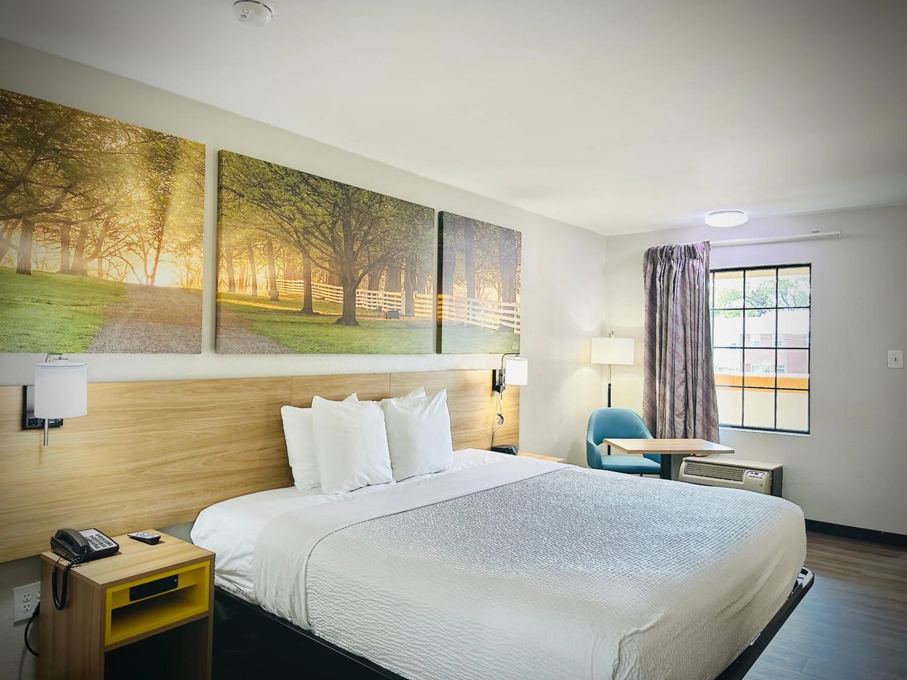 Bed in Days Inn by Wyndham WestEnd Alexandria,VA Washington DC Area