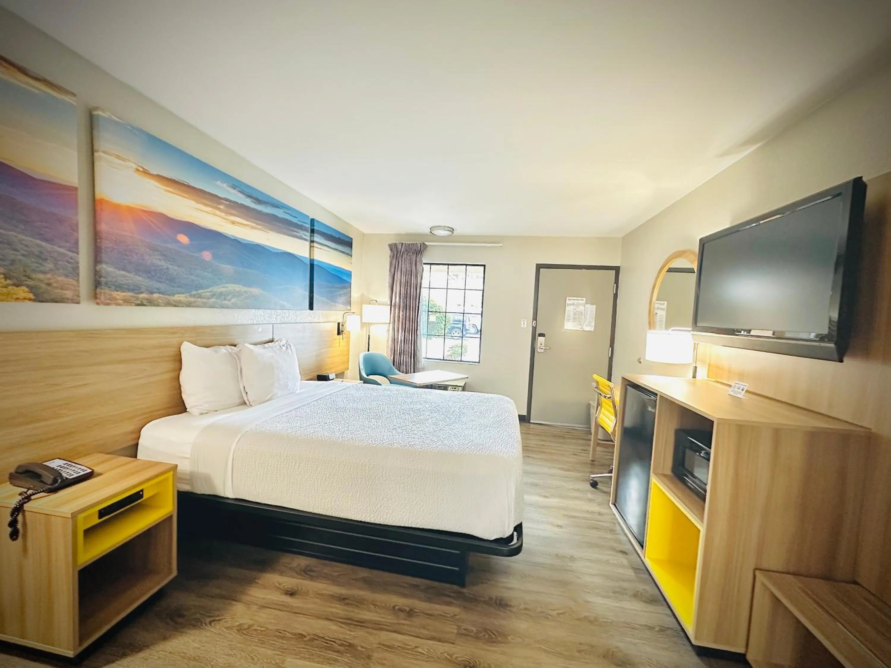 Bed in Days Inn by Wyndham WestEnd Alexandria,VA Washington DC Area