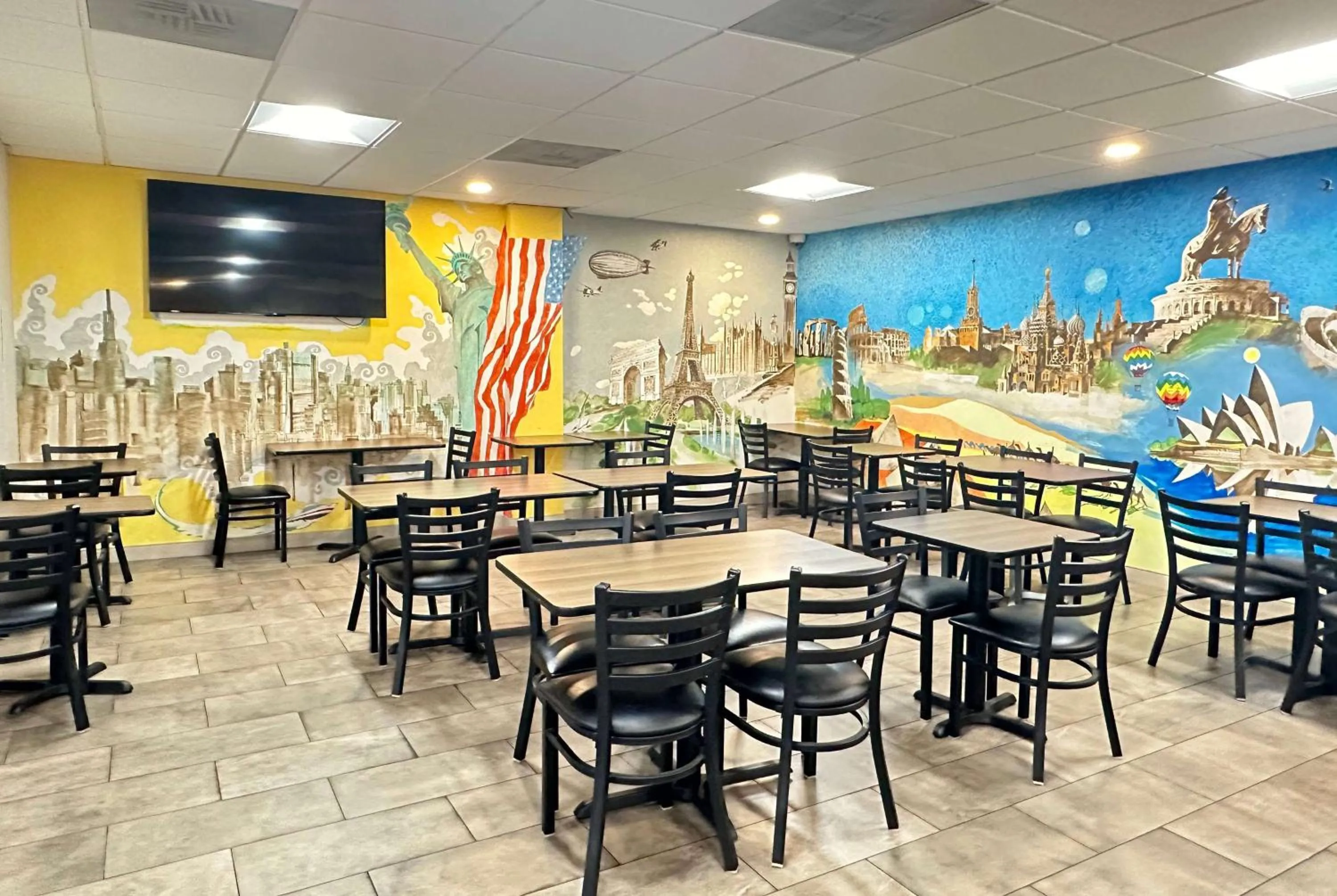 Property building in Days Inn by Wyndham WestEnd Alexandria,VA Washington DC Area