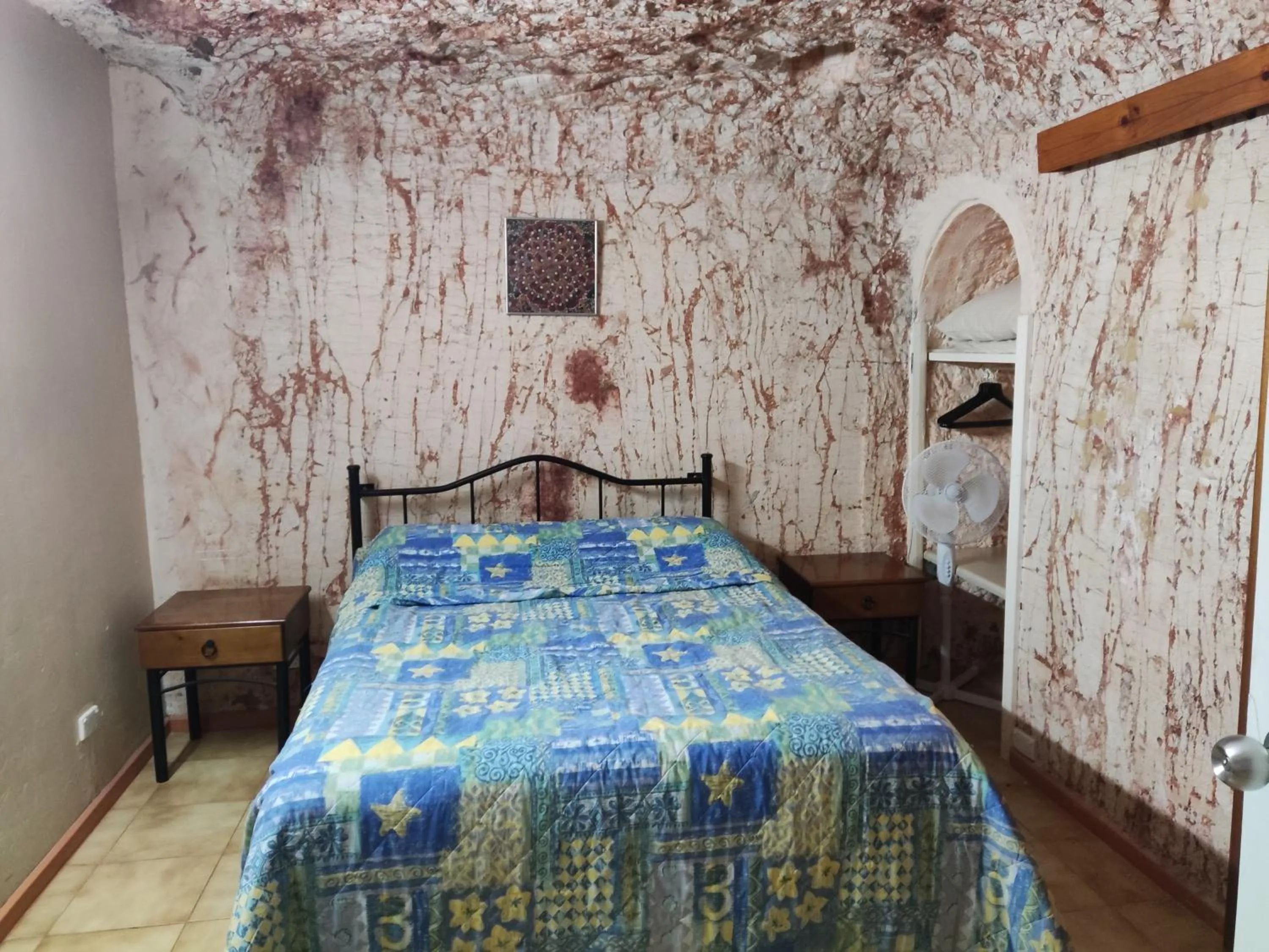 Bed in Radeka Downunder Underground Motel