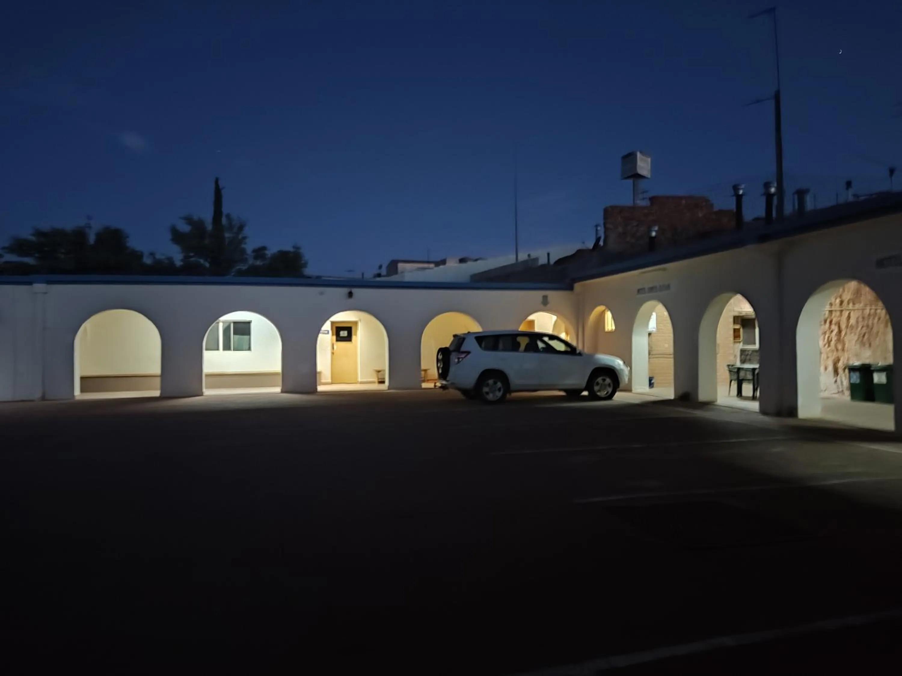 Radeka Downunder Underground Motel