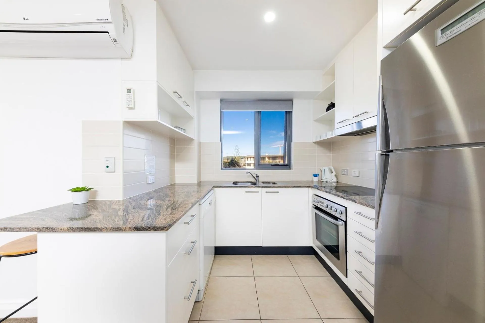 Kitchen or kitchenette in Sevan Apartments Forster