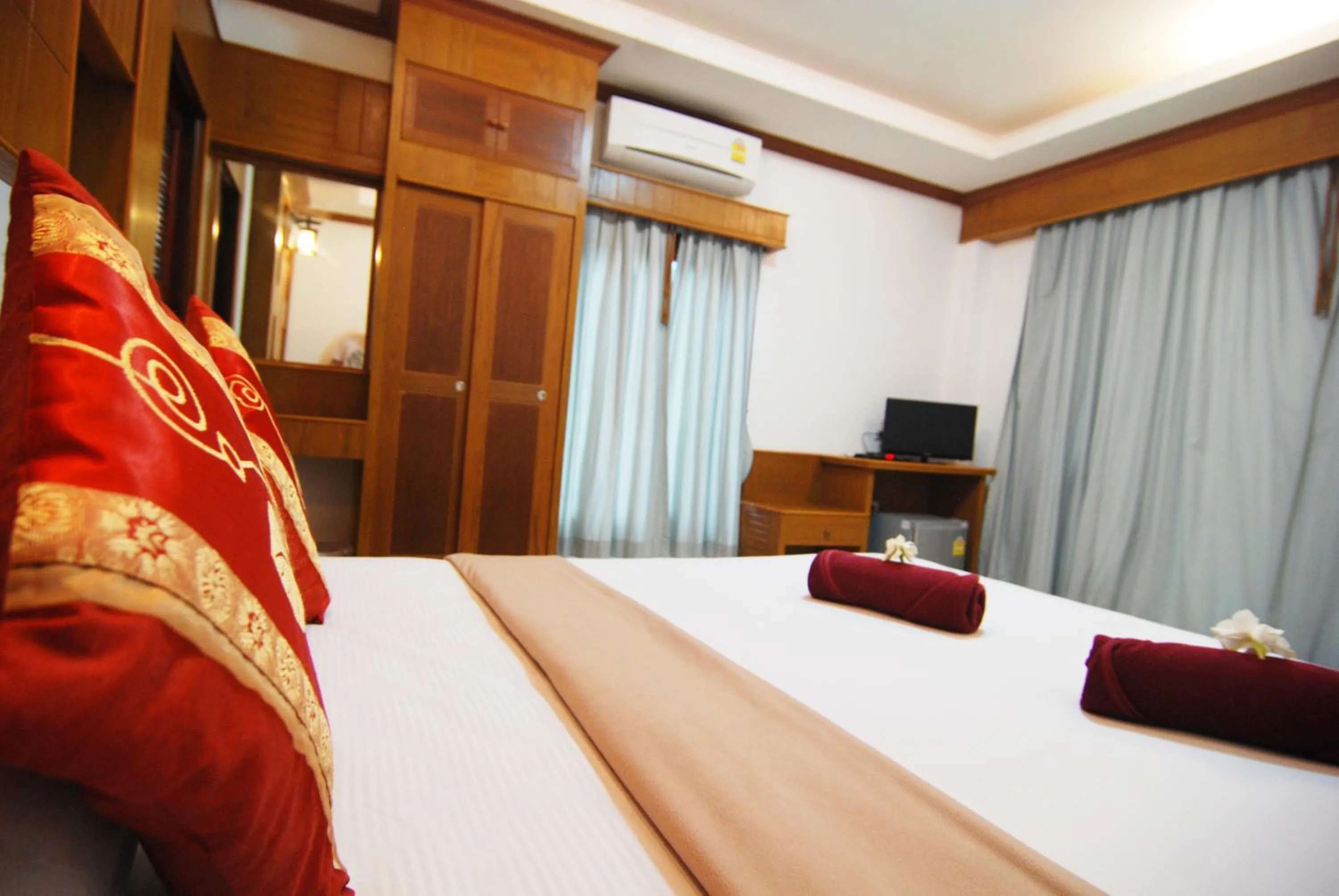 Bed in Nature Beach Resort, Koh Lanta