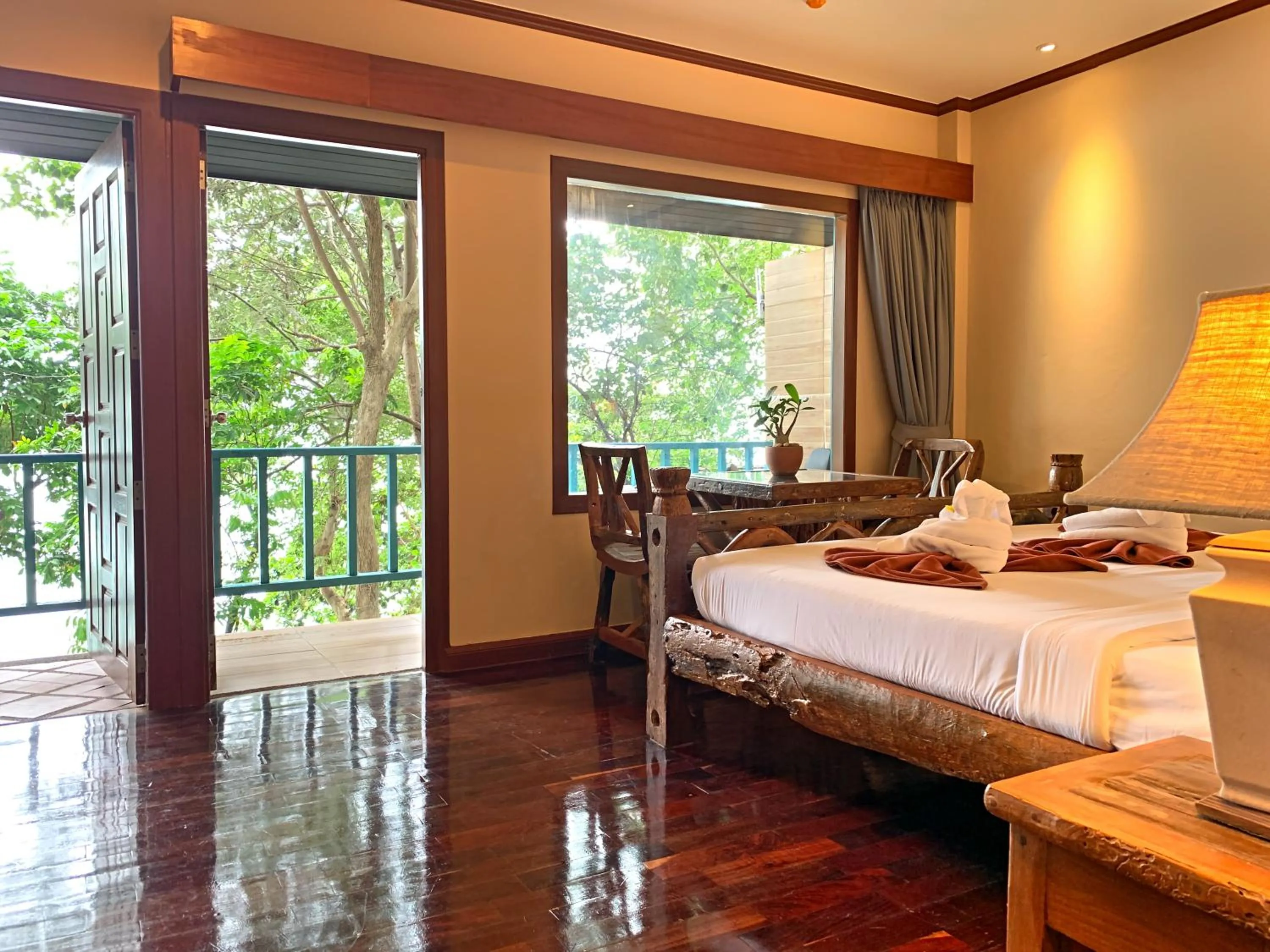 Bed in Baan Hin Sai Resort & Spa