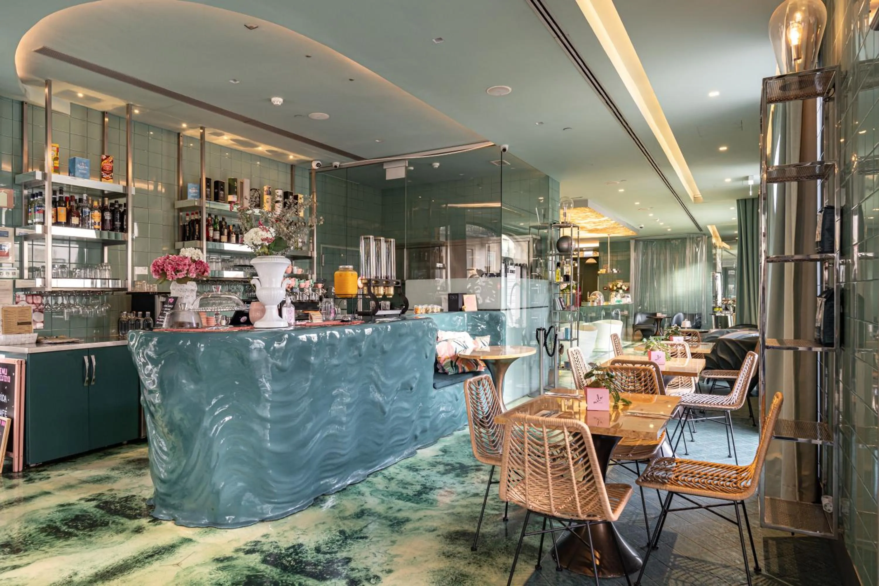 Restaurant/places to eat in WC by The Beautique Hotels