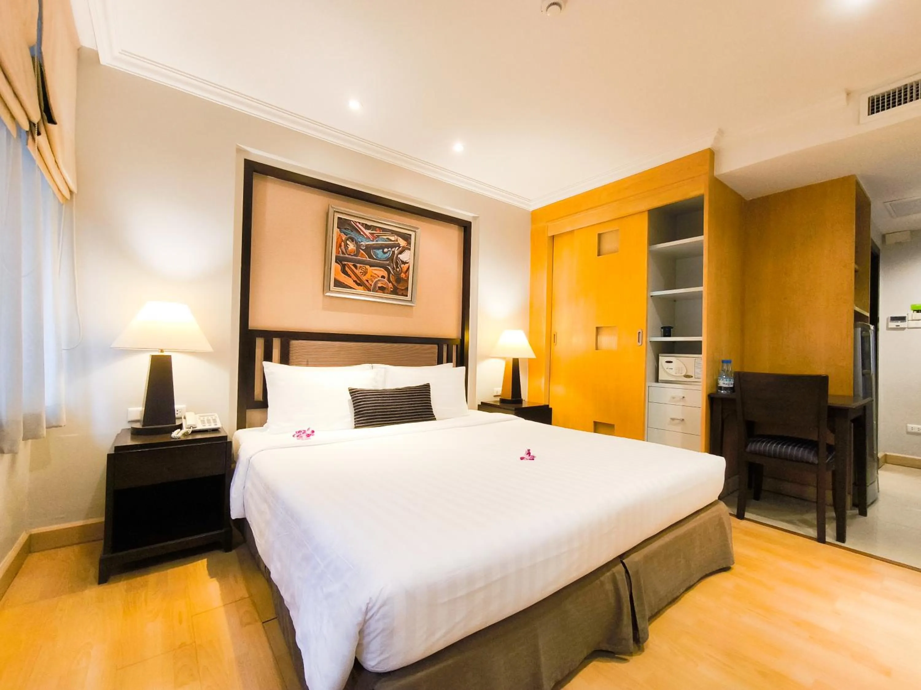 Bed in The Key Bangkok Hotel